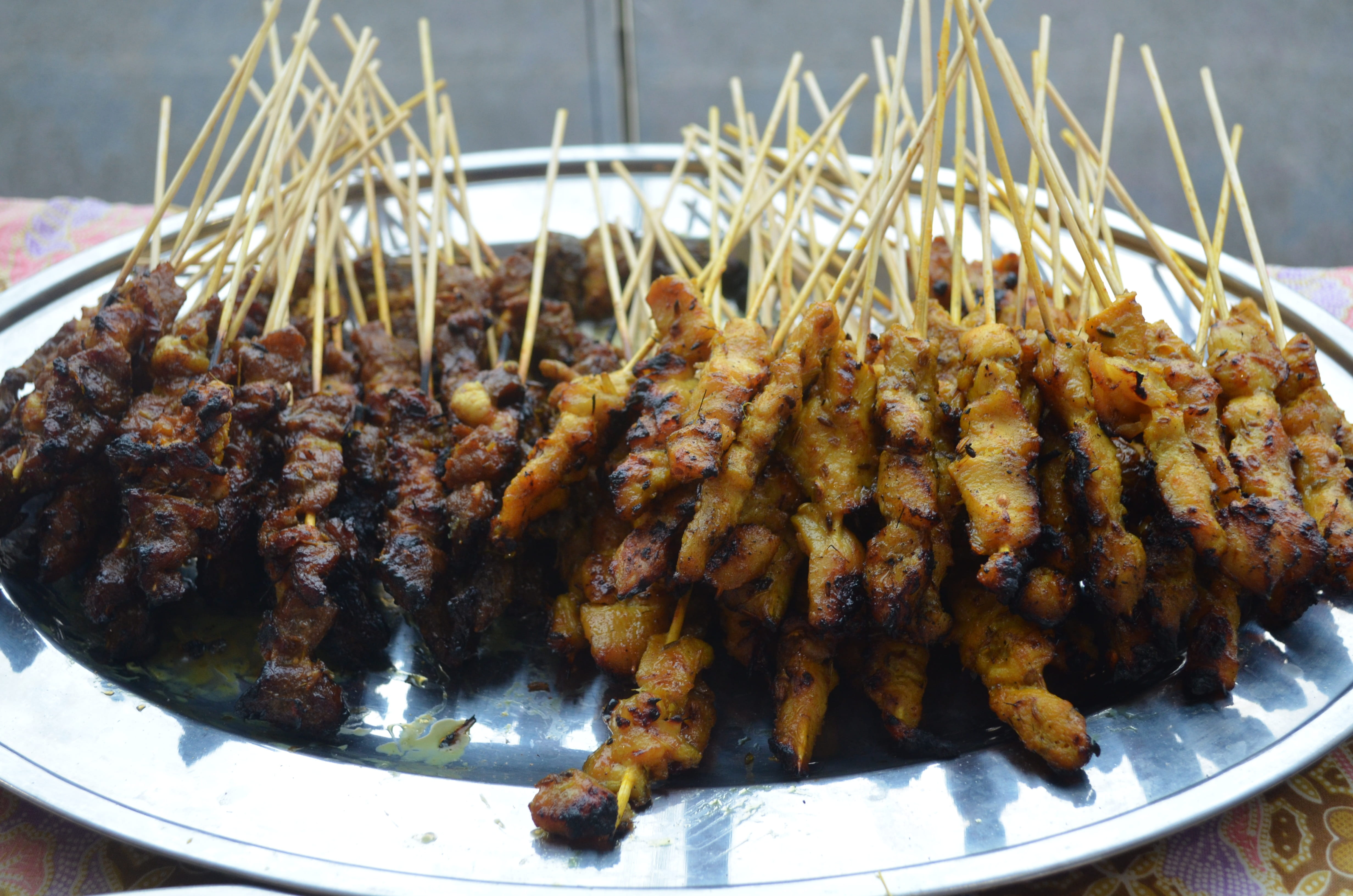 ready-to-eat, satay, serving size, dinner, table, temptation, food and drink, close-up, street food, malaysian food, still life, fried, tray, freshness, HD Wallpaper