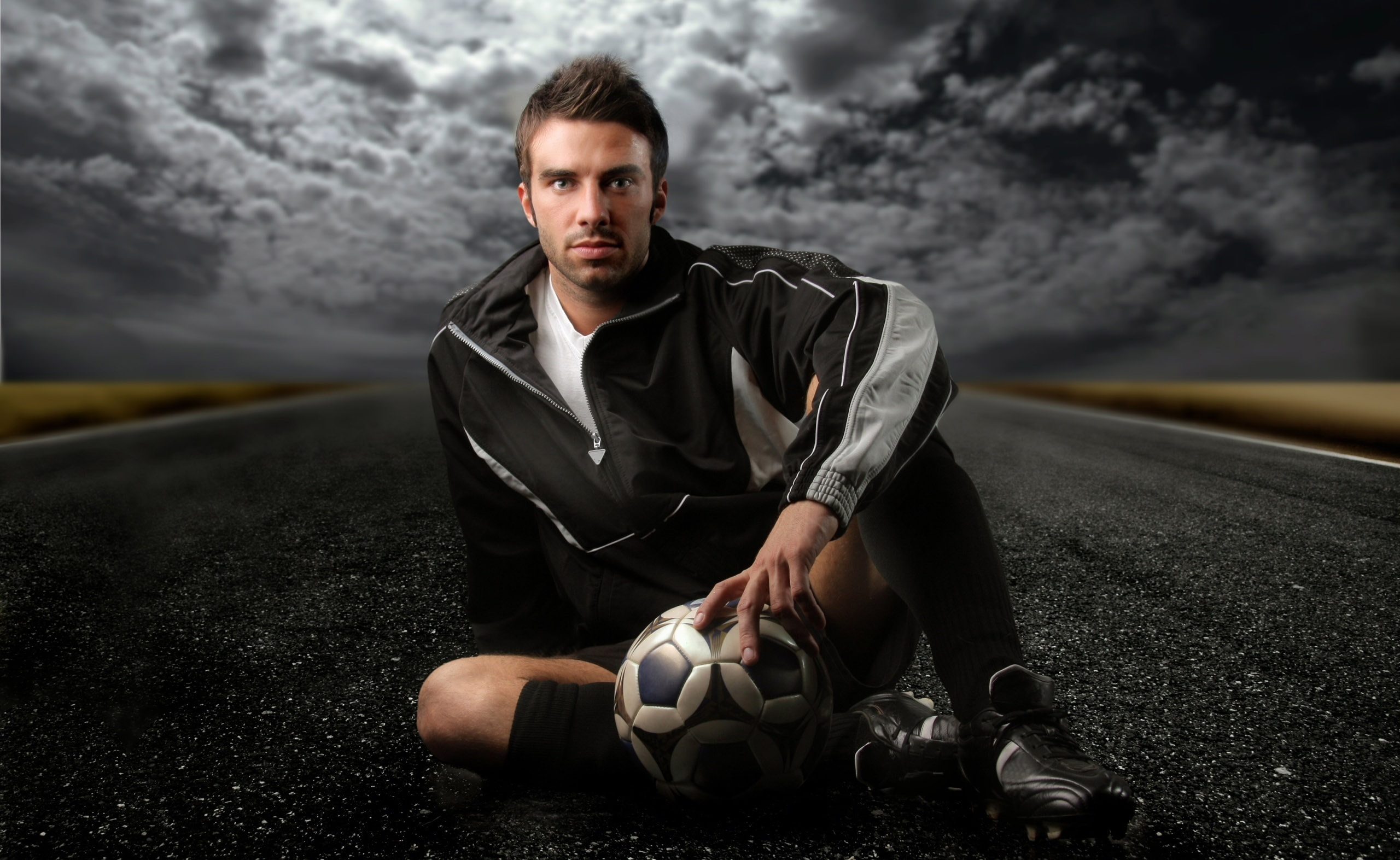one person, sport, sky, s, soccer, young adult, Sports, leisure activity, portrait, nature, winter, 2K, real people, Football, young men, south, 2010 fifa world cup, HD Wallpaper