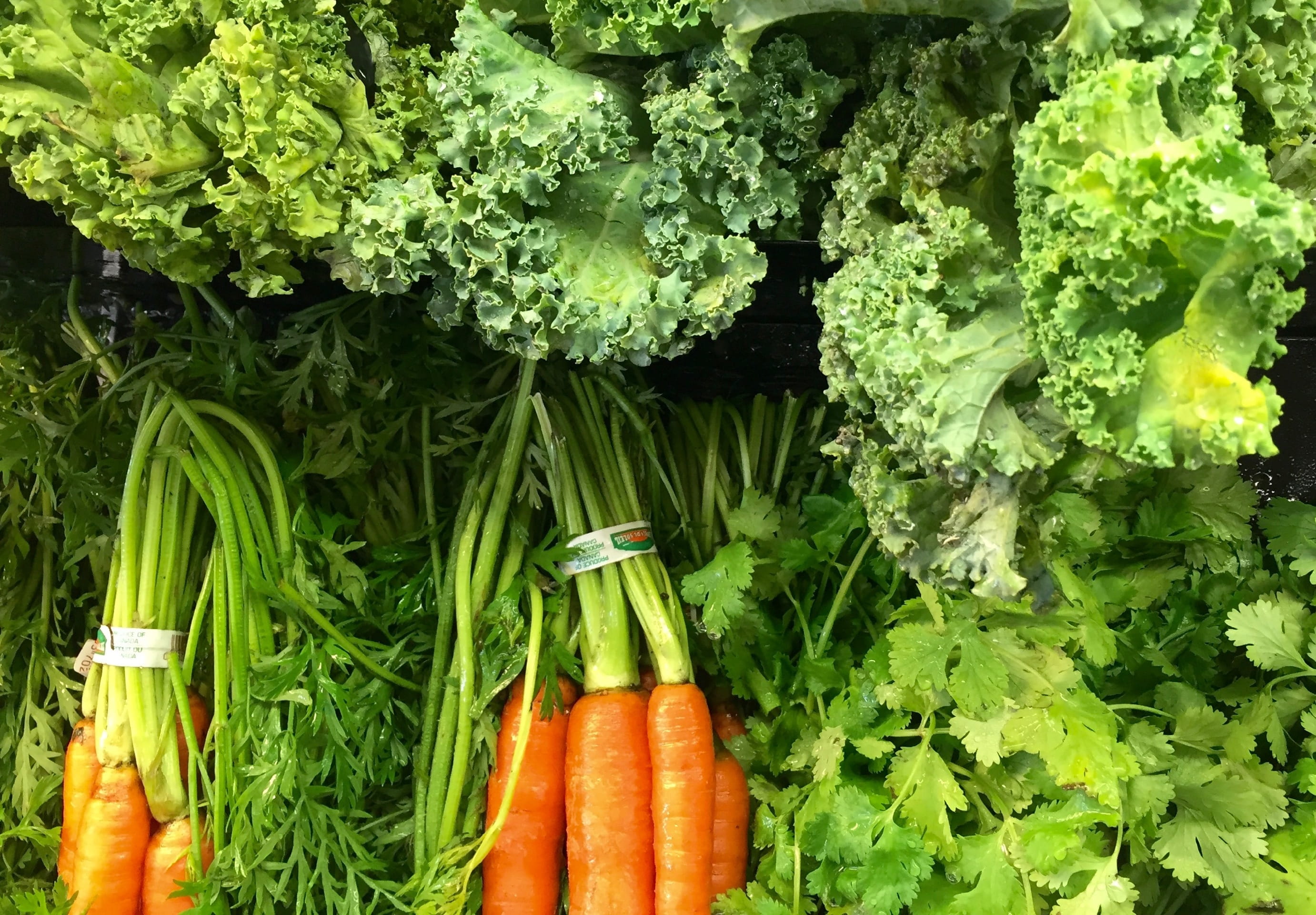 root vegetable, vitamin, outdoors, nutrition, carrots, day, grocery store, organic, vegan, wellbeing, kale, nutritious, plant part, full frame, green color, HD Wallpaper