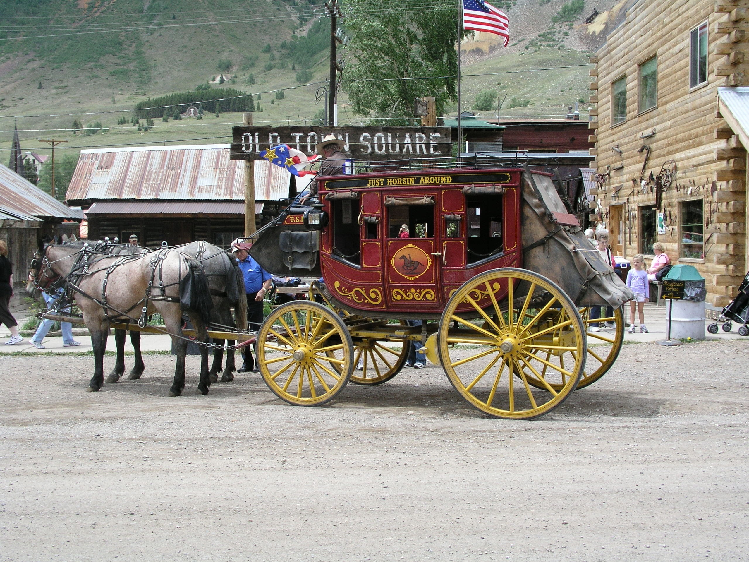 animal wildlife, stage couch, horse, domestic animals, Silverton, 2K, wild west, building exterior, outdoors, Stage, Stagecoach, mode of transportation, HD Wallpaper