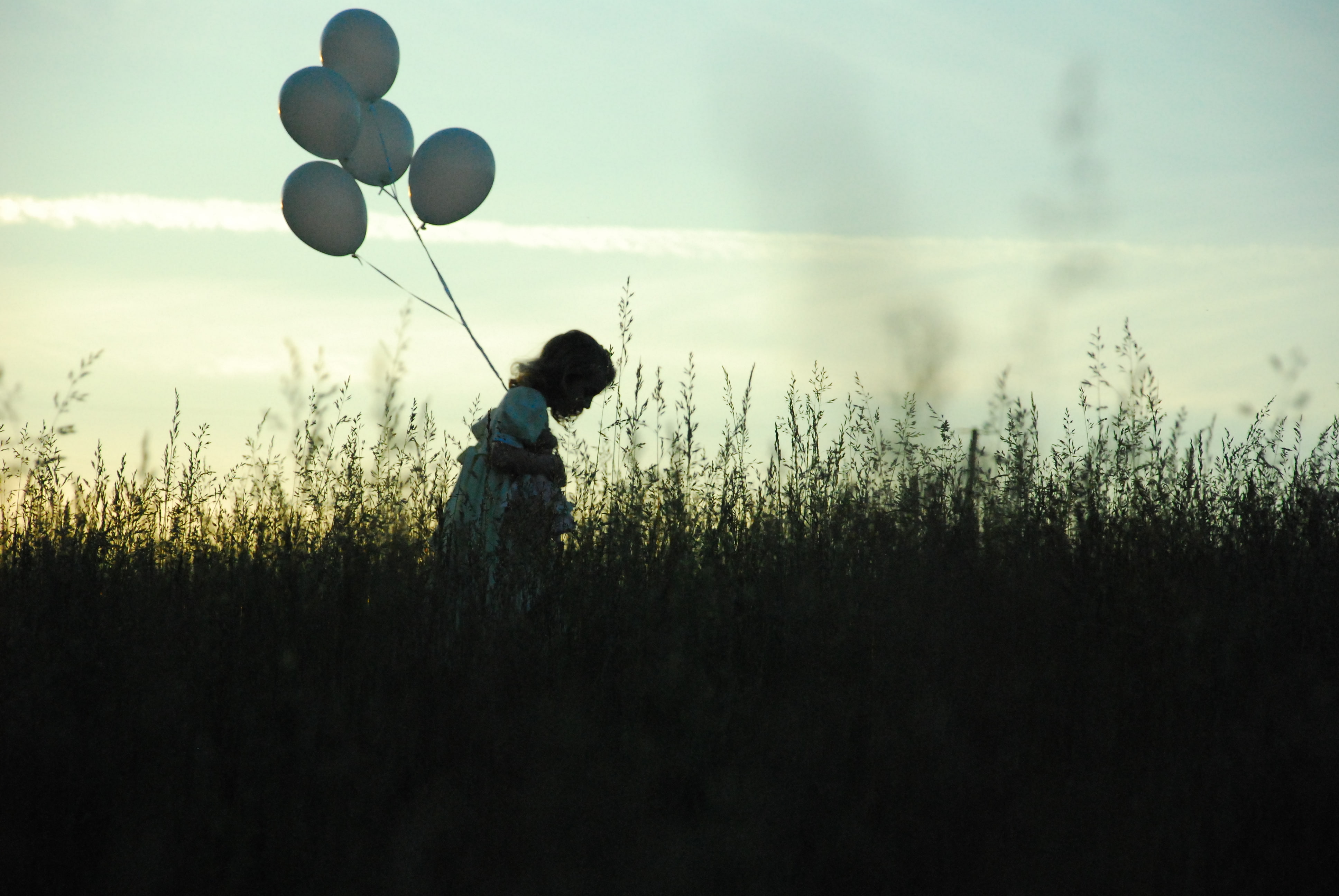 outdoors, balls, caucasian Ethnicity, balloons, grass, balloon, field, babies And Children, meadow, males, one Person, playful, springtime, sunset, smiling, HD Wallpaper