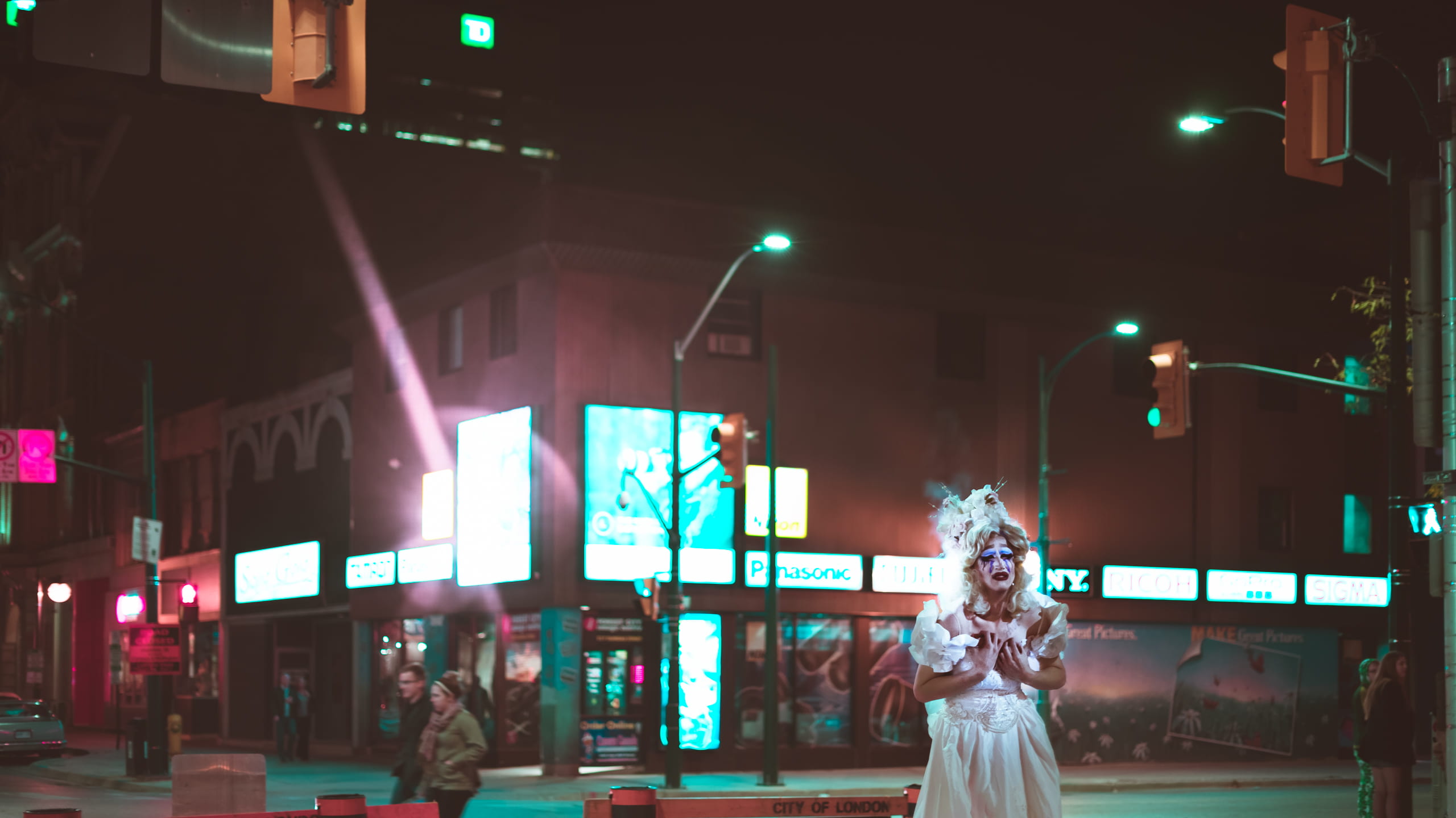 downtown, evening, architecture, 2K, woman, young adult, urban, waiting, nightlife, fashion, lights, one person, women, street lights, hair, signage, hairstyle, HD Wallpaper
