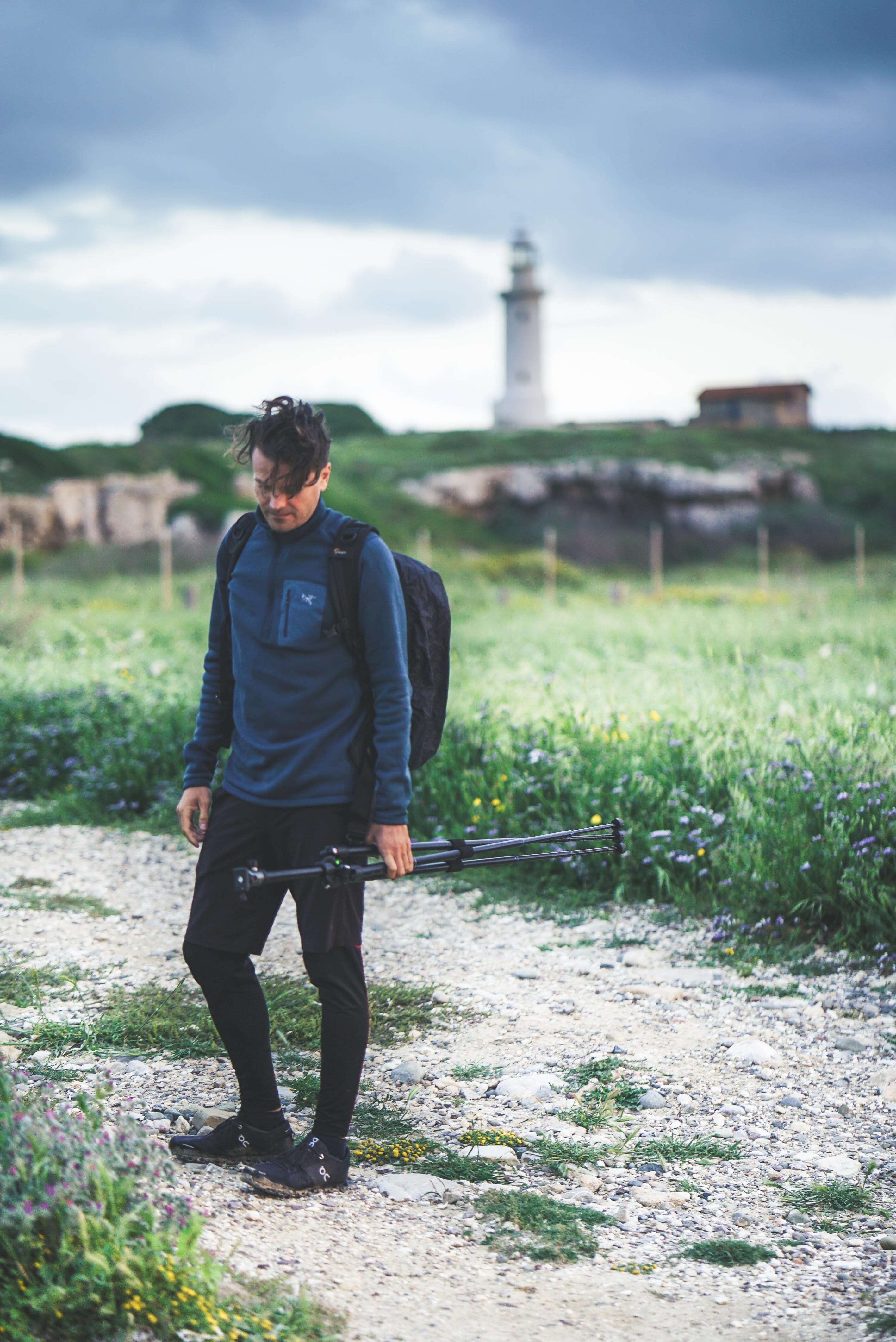roll split, sad, casual clothing, green, full length, real people, summer, nature, standing, field, day, hiking, evening, focus on foreground, thoughtful, Phone HD Wallpaper