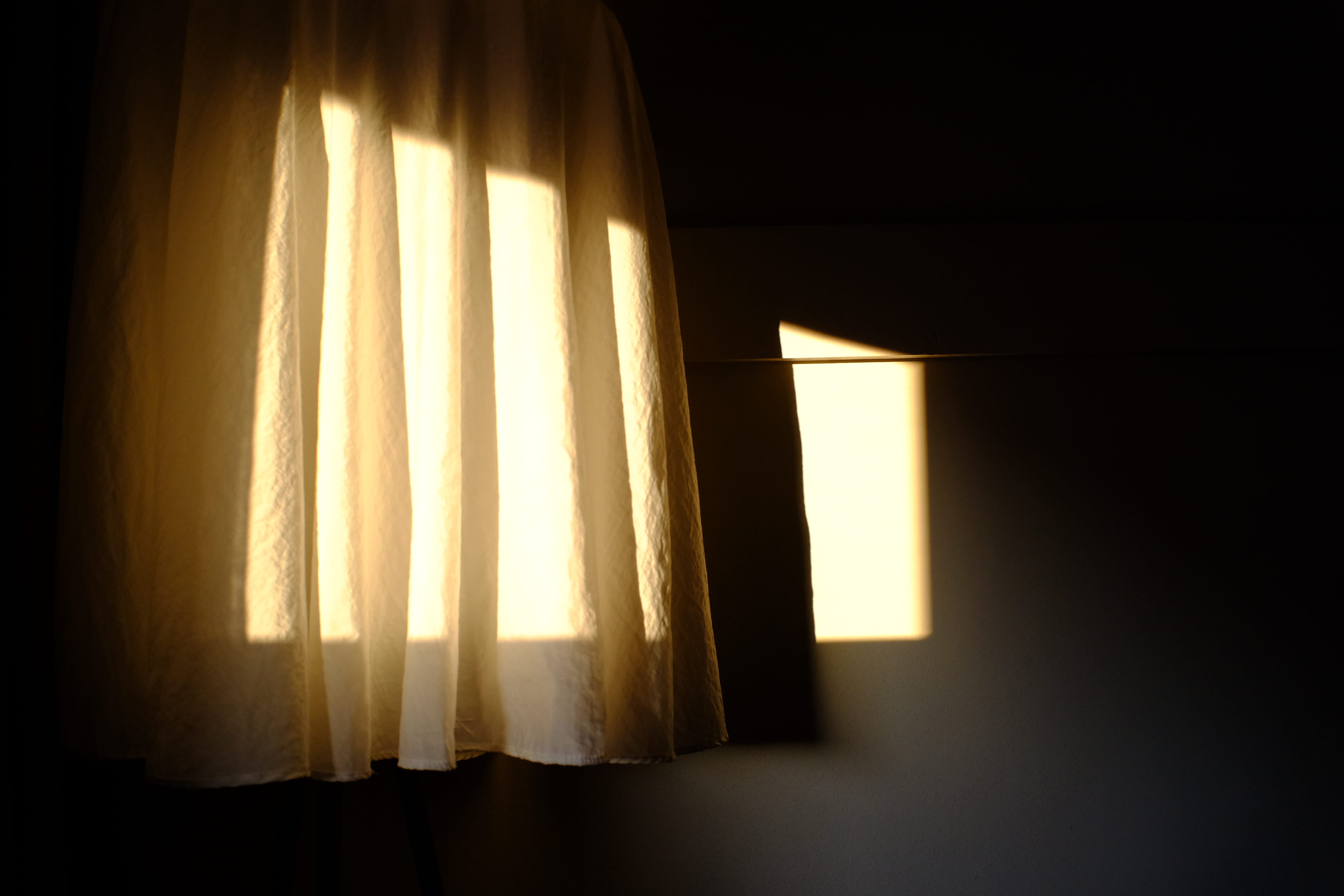 absence, no people, nature, home interior, 4K, lighting, window, curtain, domestic room, day, hanging, copy space, lighting equipment, brightly lit, light, HD Wallpaper