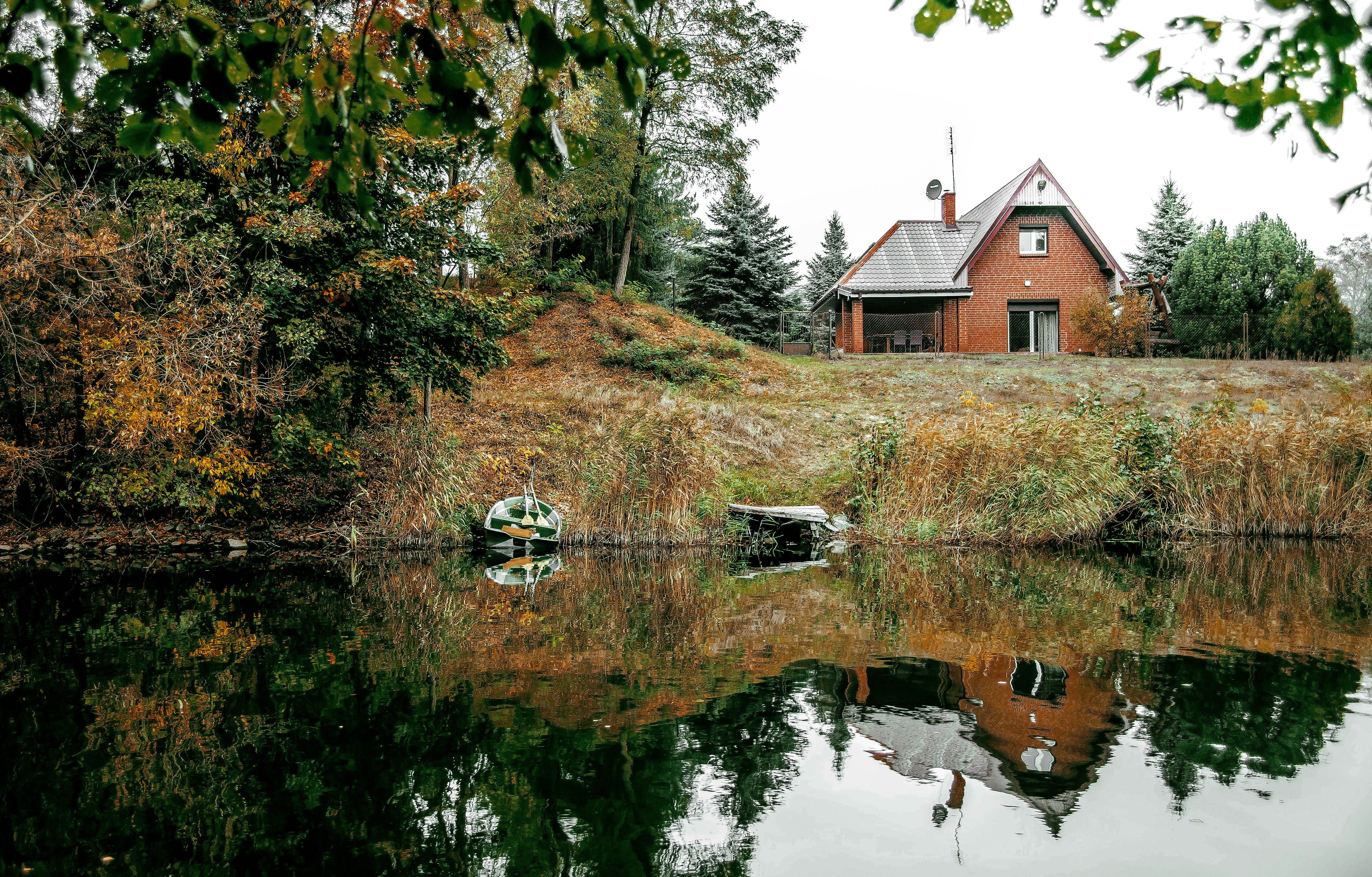 cottage, tile, scenery, water, view, peace of mind, beach, quiet, nature, no people, waterfront, house, day, spacer, building, 5K, growth, autumn, beauty in nature, HD Wallpaper