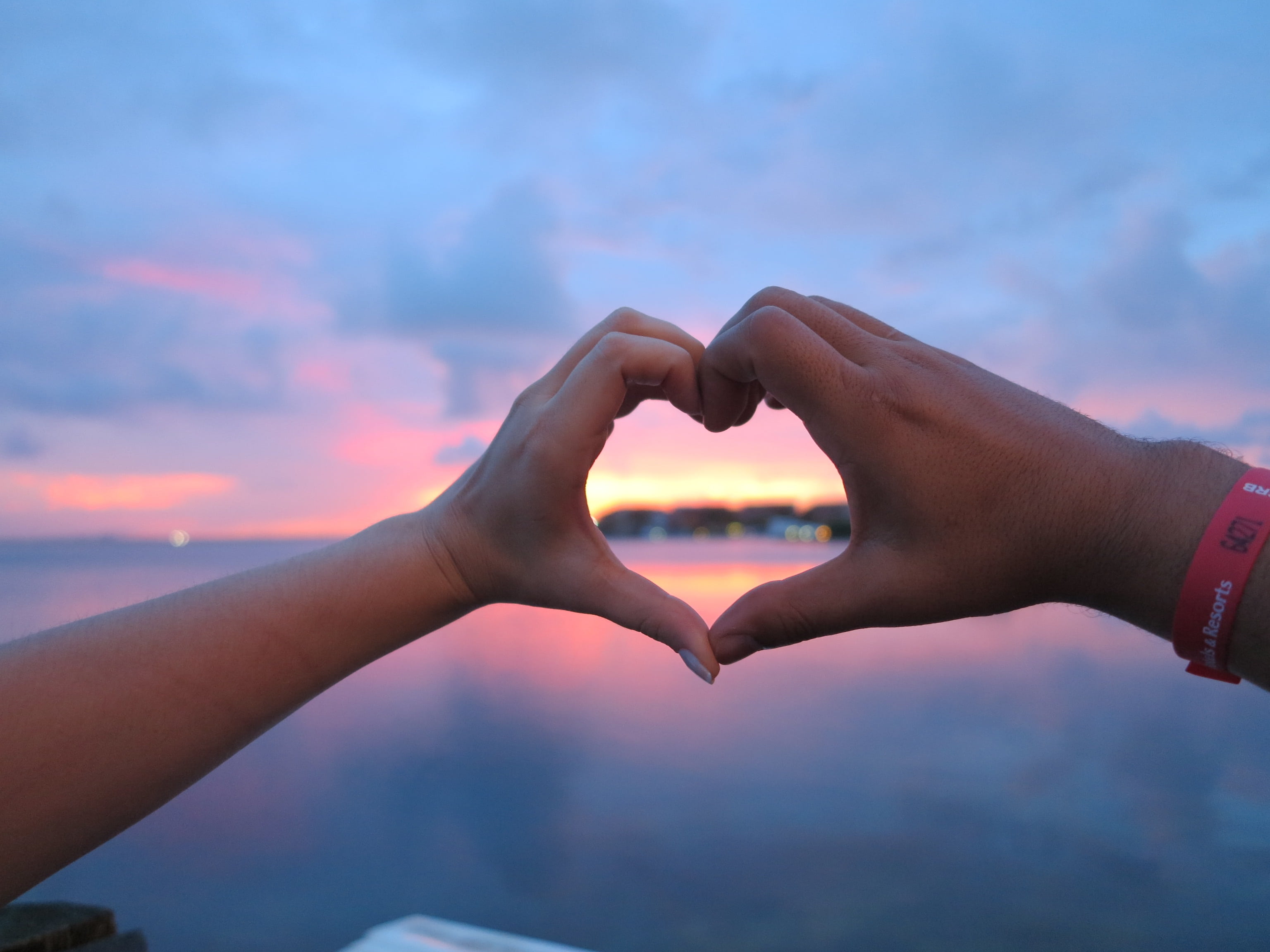 human limb, real people, focus on foreground, two people, passion, romantic, emotion, finger, love, human finger, people, mar, casal, 2K, caribbean, positive emotion, HD Wallpaper