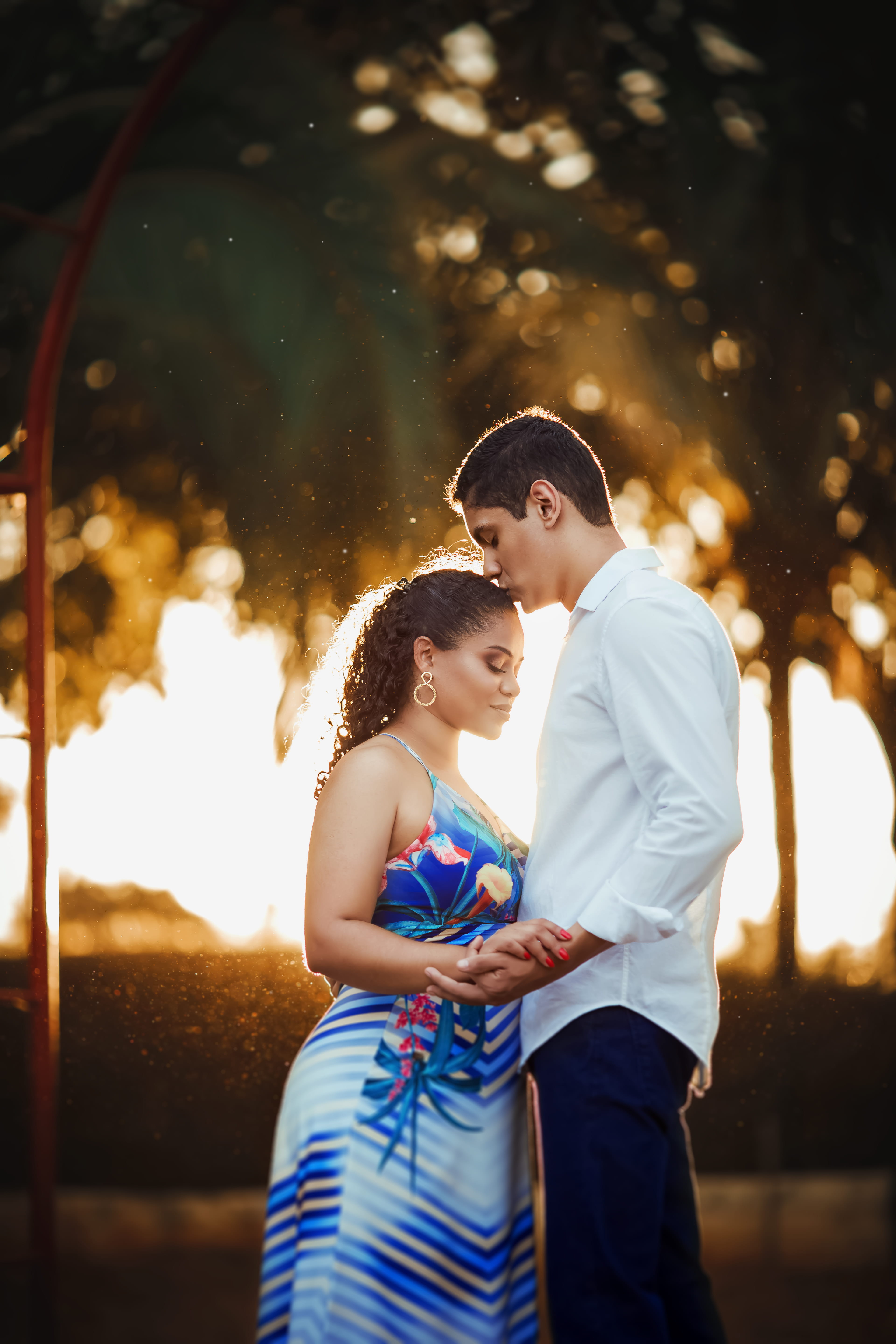 two people, together, romantic, leisure activity, female, love, men, daughter, lifestyles, women, couple, side view, man, photoshoot, young adult, forehead, Phone HD Wallpaper