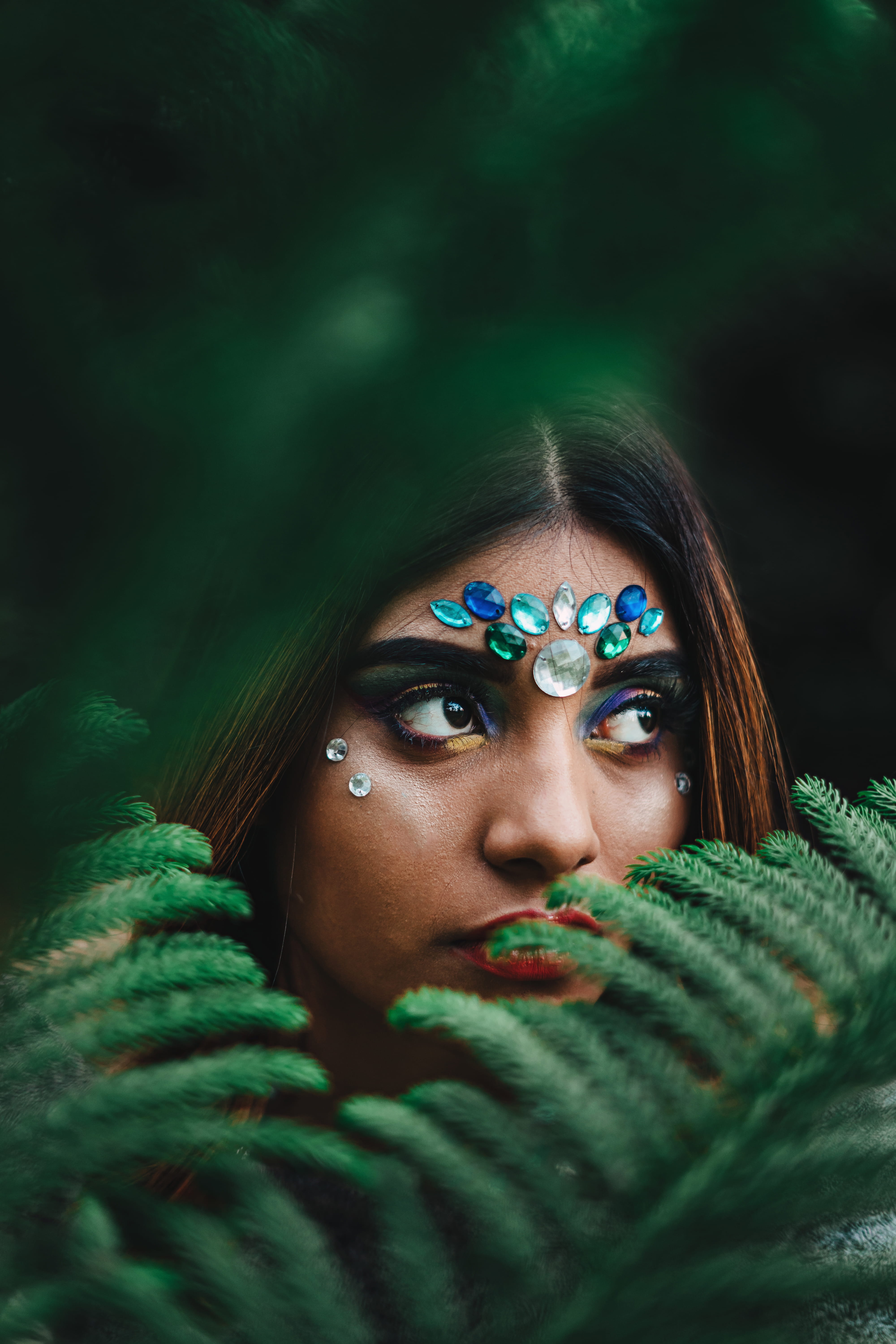 selective, beads, plant, woman, leisure activity, headshot, front view, focus, portrait, lifestyles, beauty, young women, young adult, fern, make-up, body part, Phone HD Wallpaper