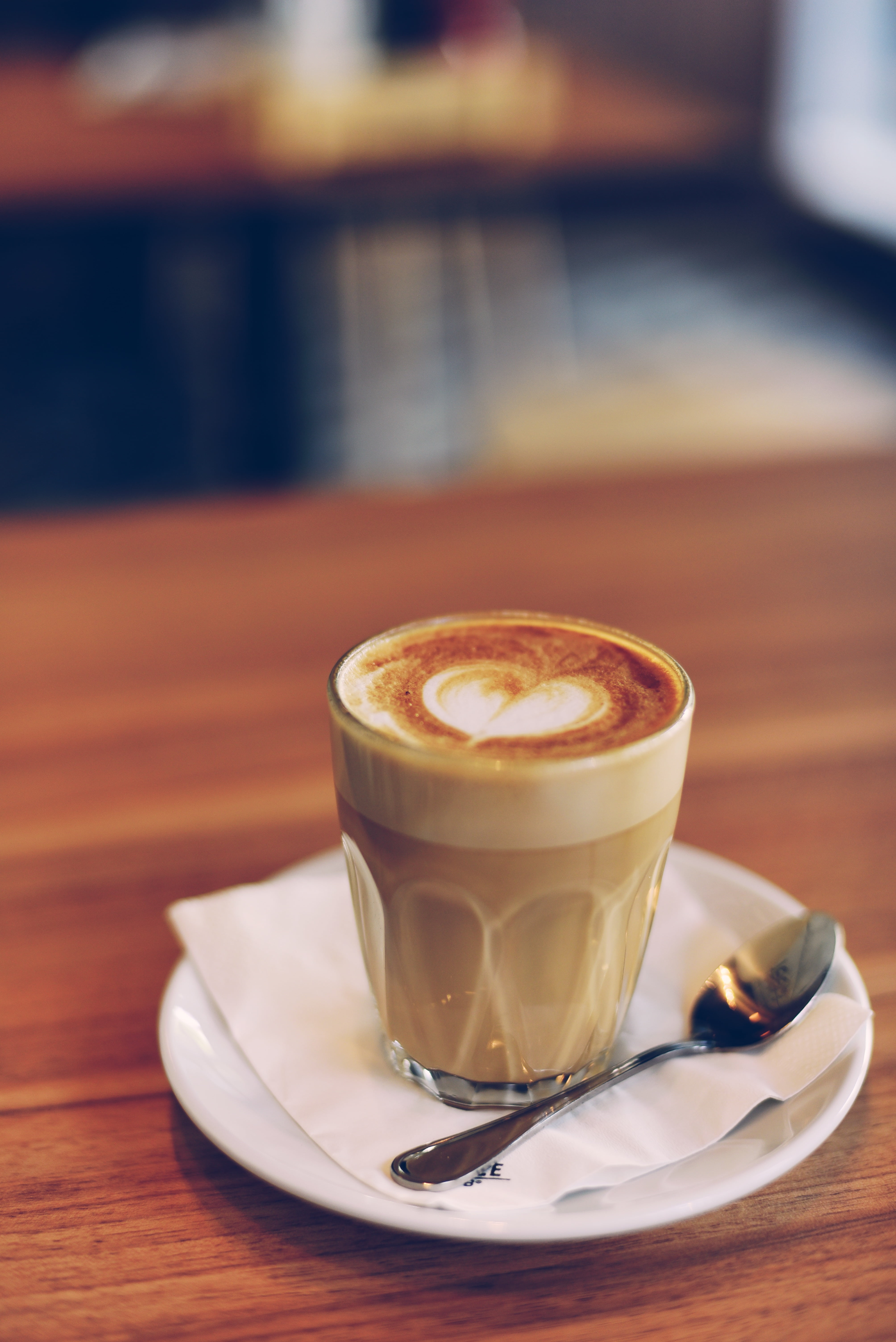table, cup, hot, hot drink, 5K, focus, tissue, still life, tray, focus on foreground, photo, kitchen utensil, napkin, plate, wood, shop, freshness, restaurant, Phone HD Wallpaper