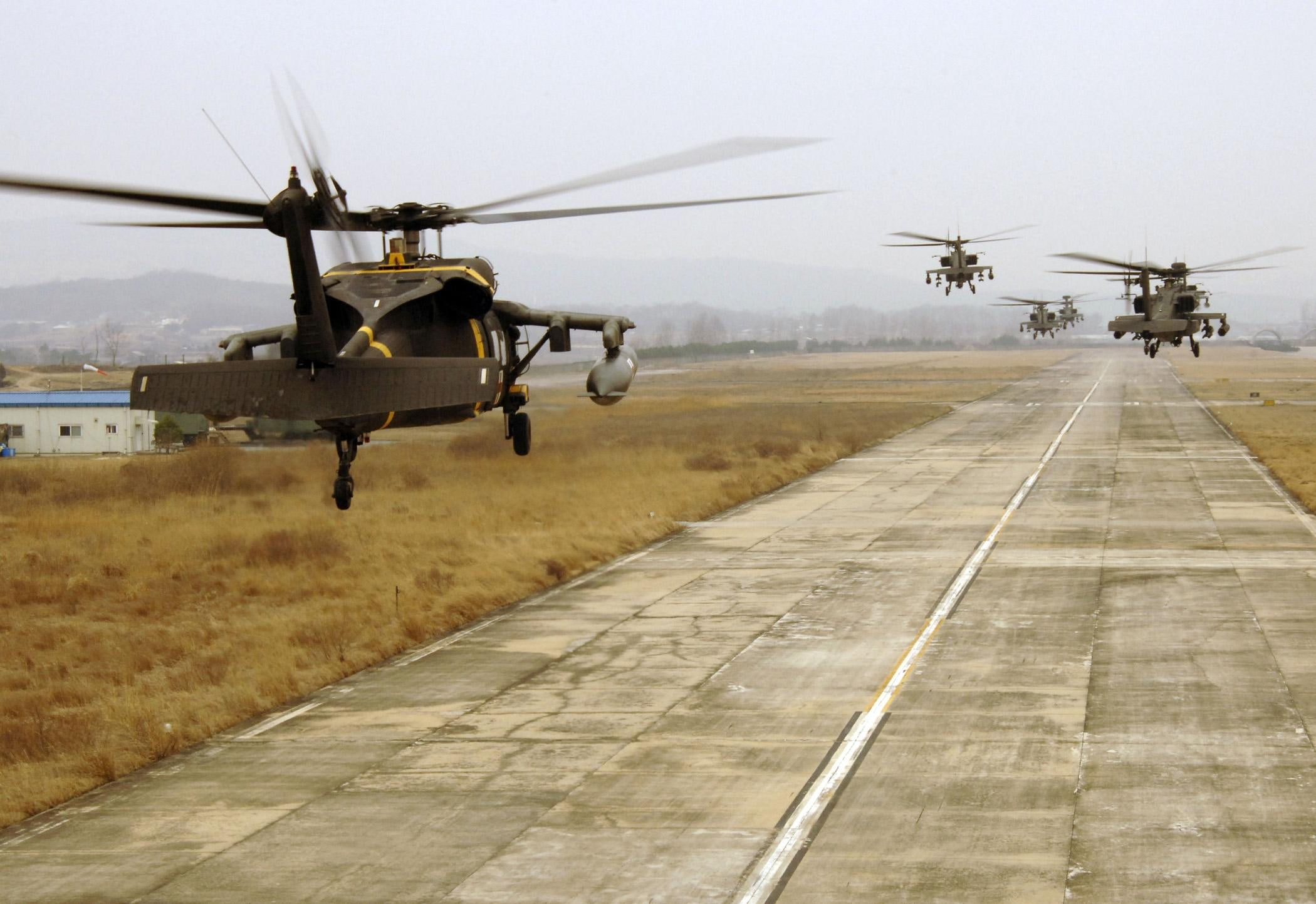 entertainment, other, helicopter, taking, airfields, military, 1080P, apaches, aircraft planes, people, HD Wallpaper