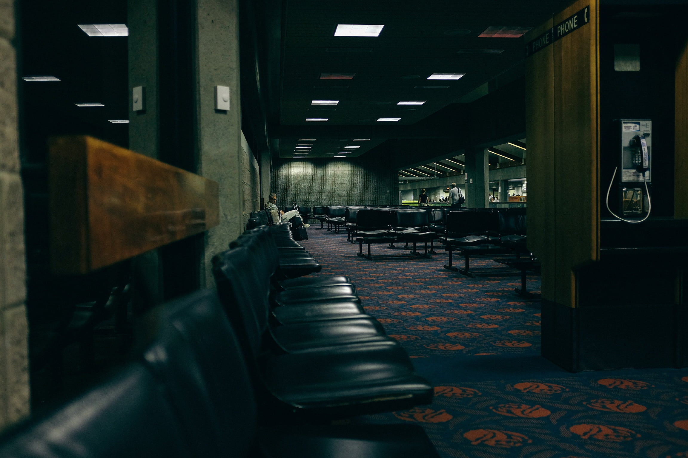 chairs, empty, lounge, carpet, floor, table, lights, old, room, station, airport, factory, furniture, transportation, lighting equipment, corridor, waiting, HD Wallpaper