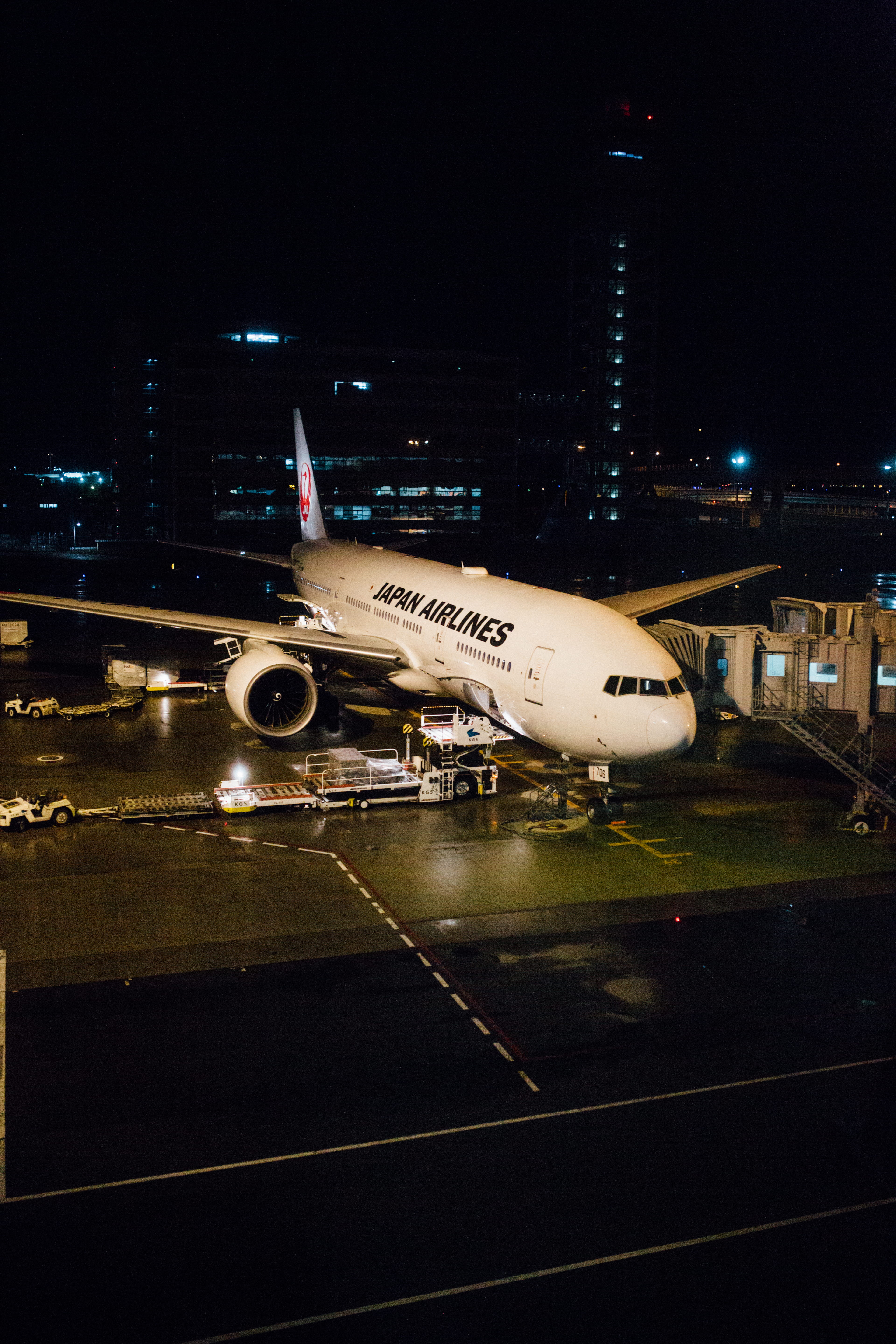 5K, nighttime, japan, city, airplane, no people, white, travel, public transportation, architecture, built structure, air vehicle, night, arrival, transportation, Phone HD Wallpaper
