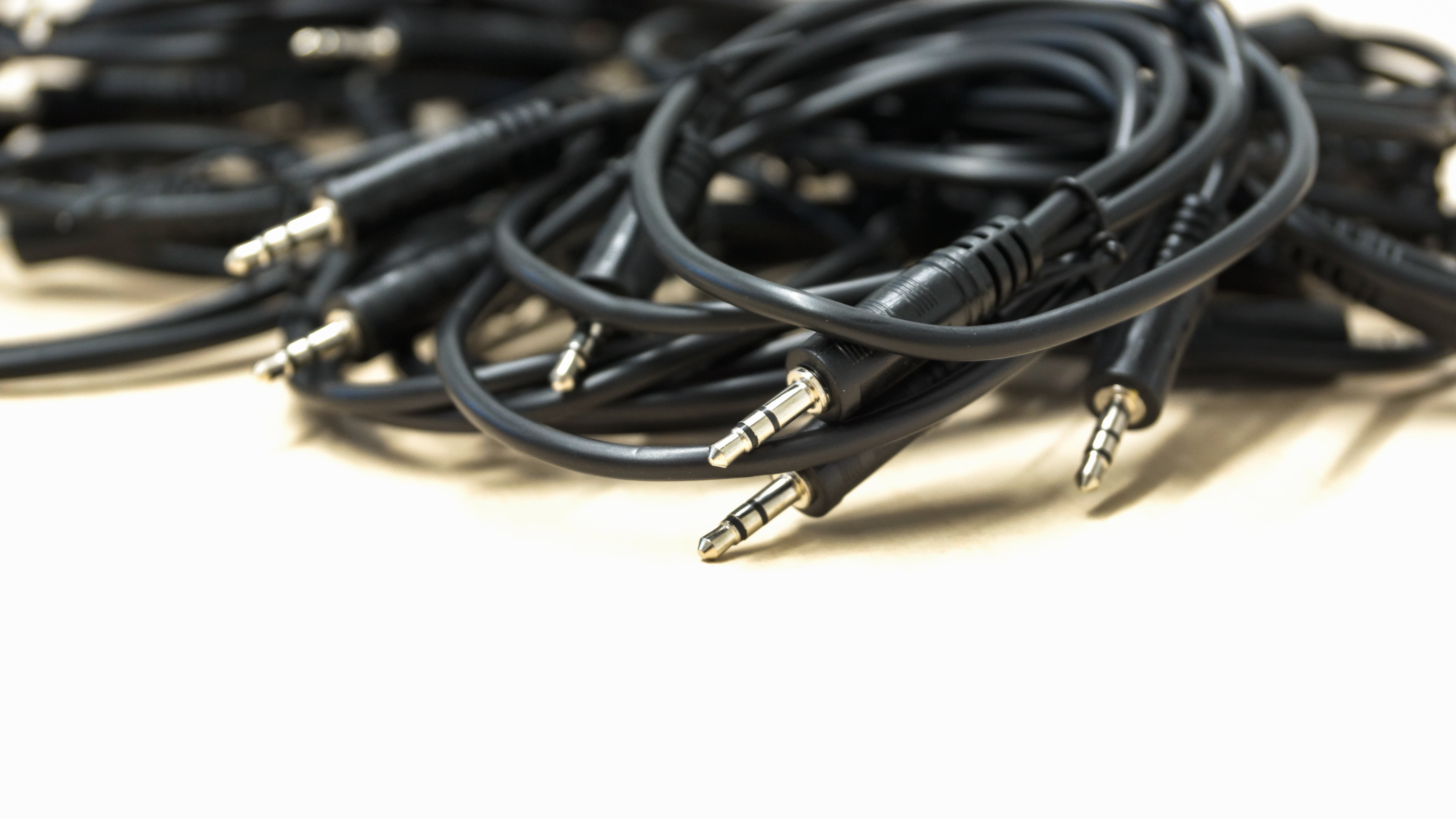 plug, close-up, computer network, table, cable, headphone, loudspeaker, metal, audio, connection, communication, electric, cord, equipment, computer cable, HD Wallpaper