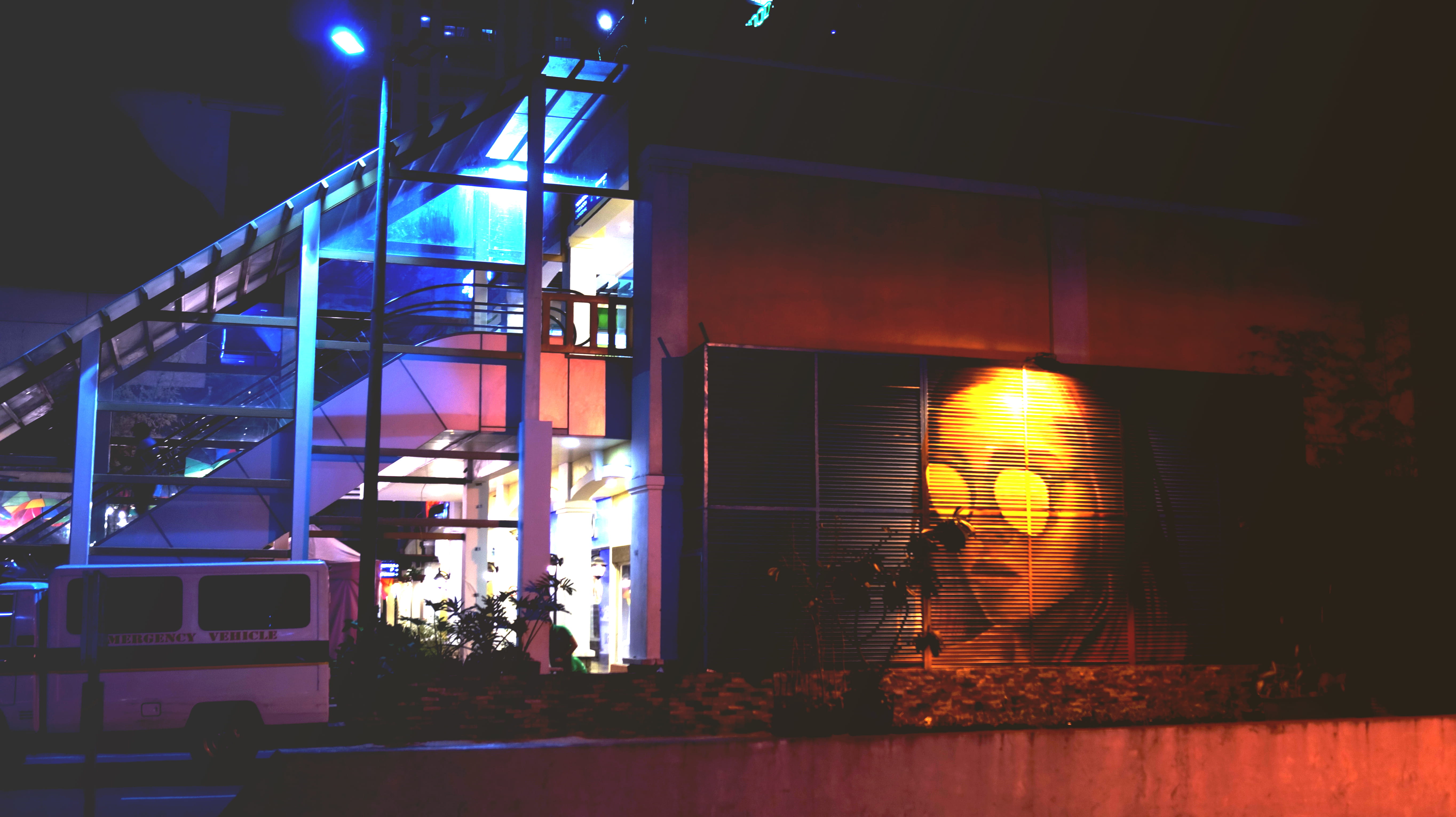 mural, electric lamp, outdoors, street, no people, residential district, city, house, mural art, woman, street art, lighting equipment, light, painting, HD Wallpaper