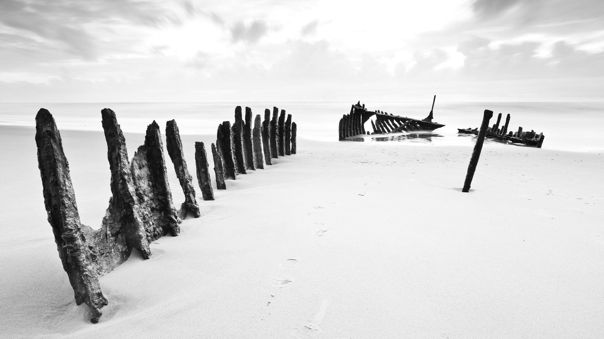 monochrome, water, landscape, 1080P, wreck, sea, beach, sand, photography, HD Wallpaper