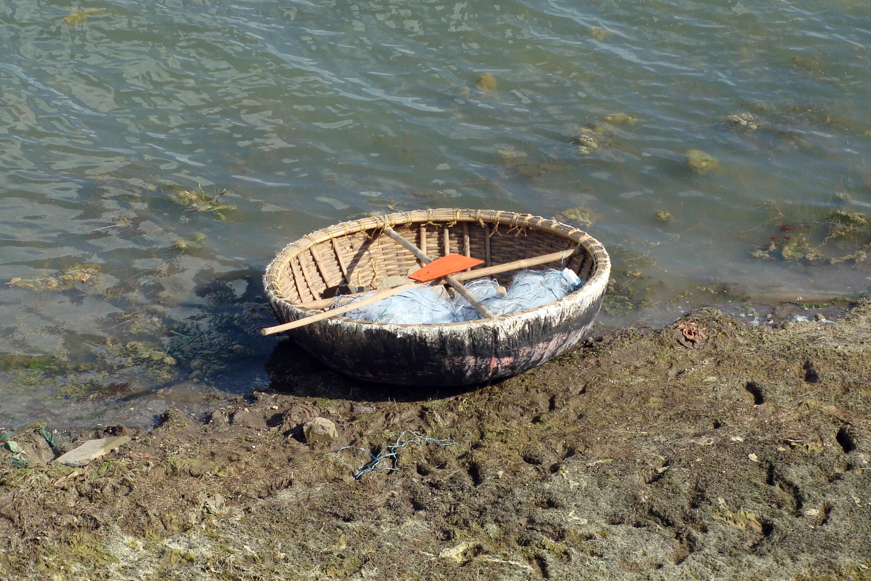 land, day, nautical vessel, krishna, wheel, river, karnataka, high angle view, sand, hat, tranquility, lake, reservoir, coracle, beach, 2K, no people, HD Wallpaper