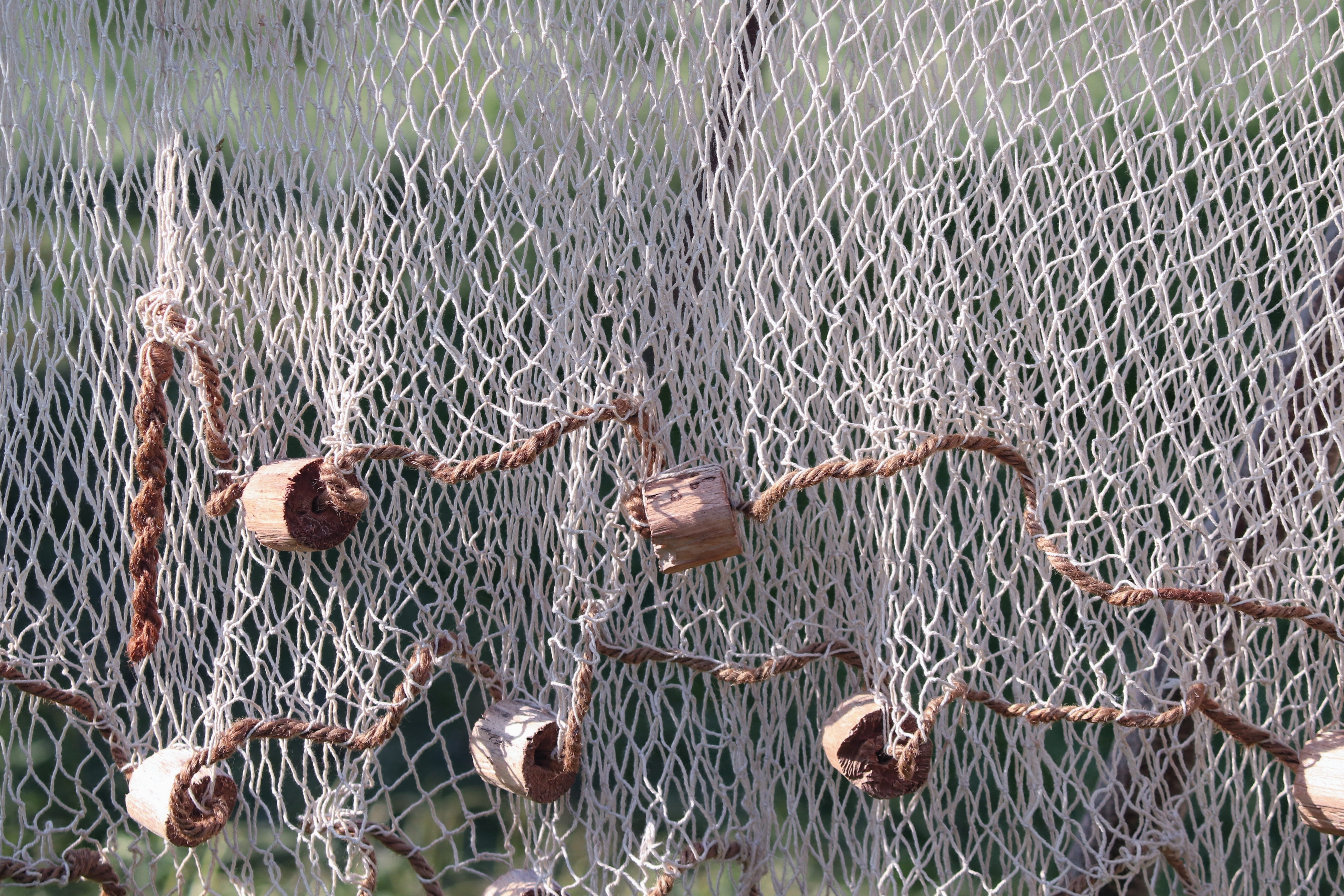 web, linked, fishing, safety, mesh, boundary, close-up, fang, closely, weave, pattern, equipment, fence, backgrounds, barrier, buoyancy, rope, wood, rusty, HD Wallpaper