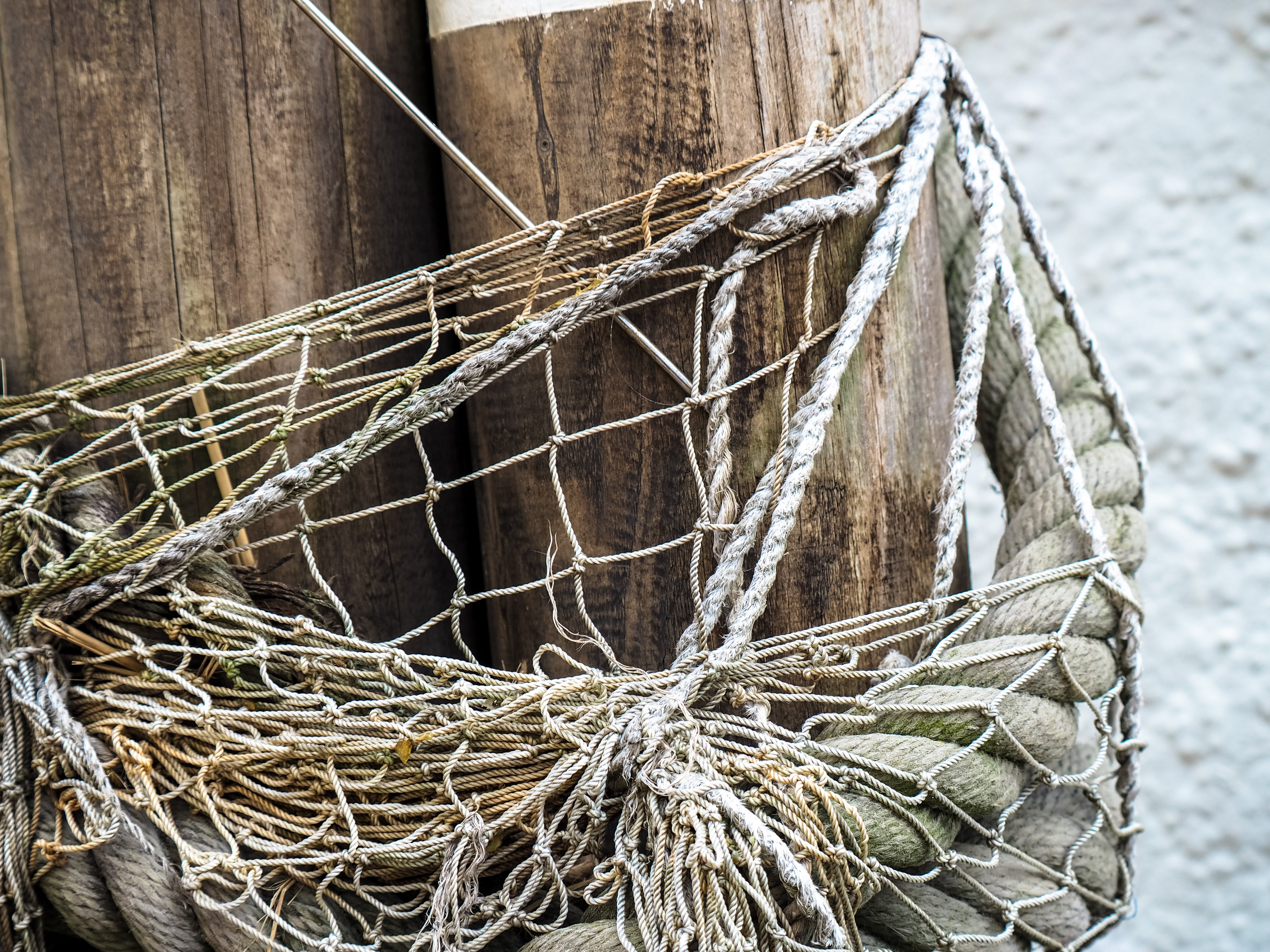 still, close-up, network, rod, connection, fish, 4K, focus on foreground, commercial Fishing Net, still life, plant, old, brown, ocean, mesh, water, wood - Material, HD Wallpaper