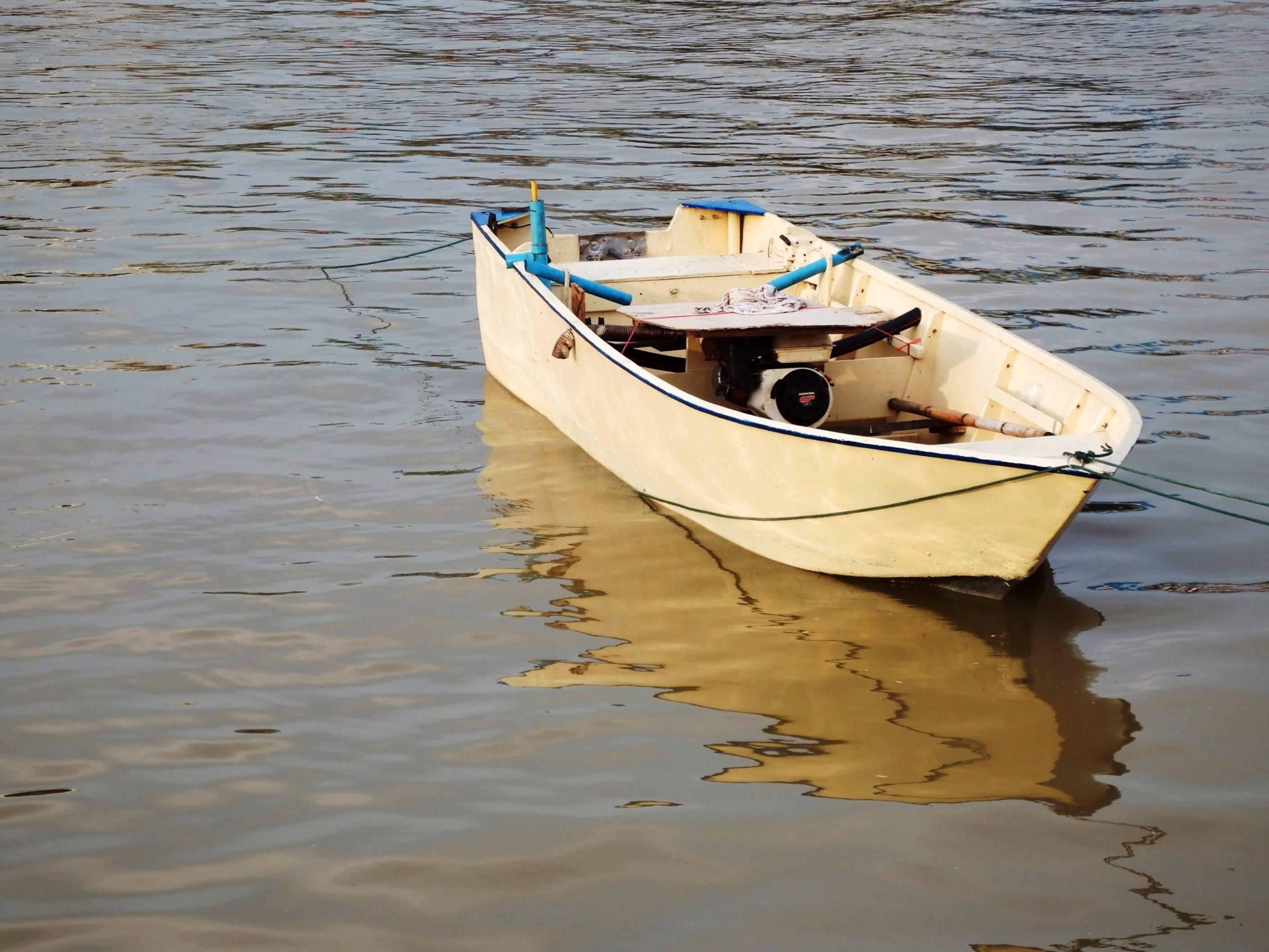 no people, sea, 2K, rowing, fishing boat, coast, outdoors, lake, small, nobody, mode of transportation, transport, travel, transportation, nature, beach, HD Wallpaper