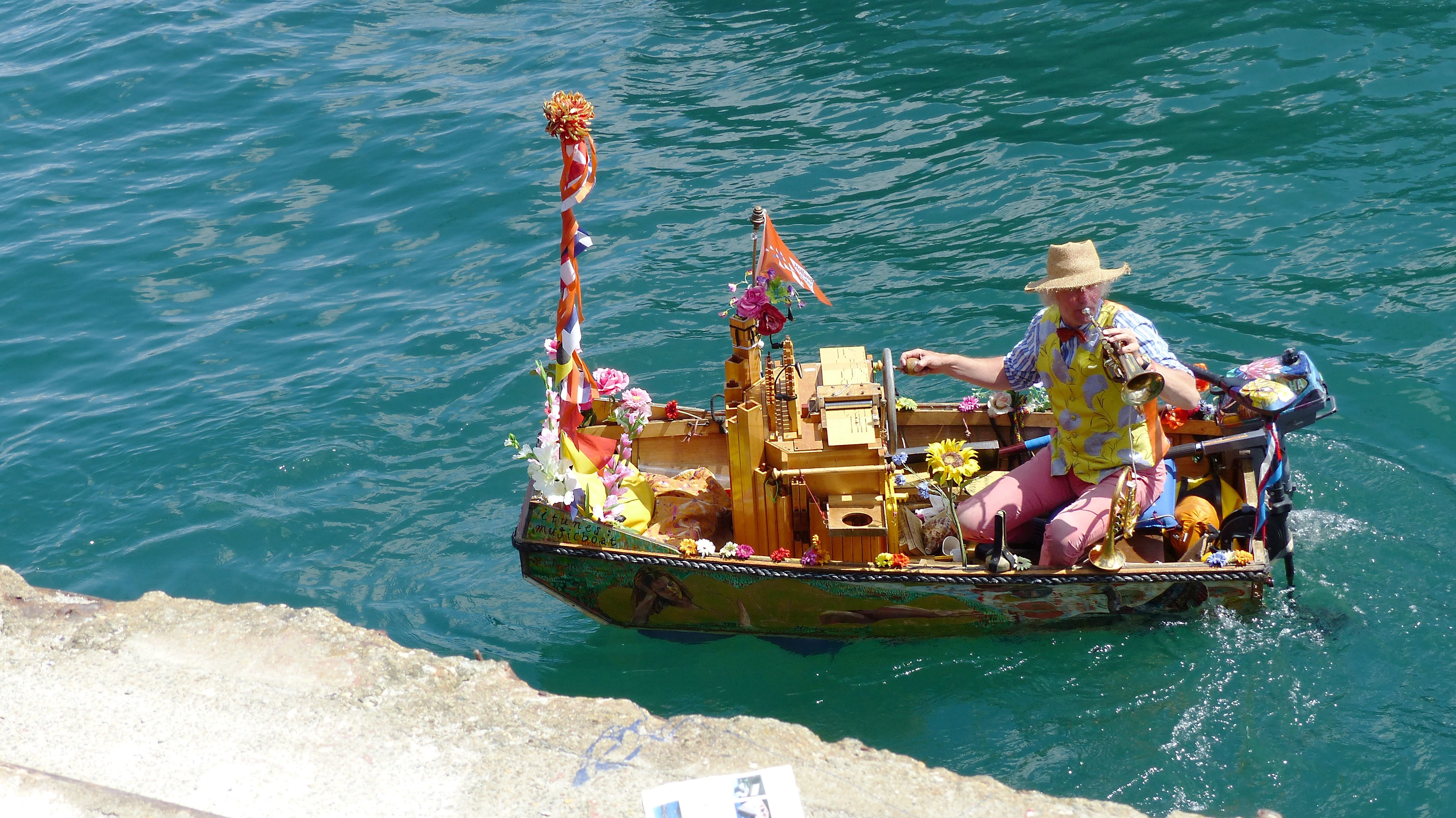 small boat, spirituality, nature, port, religion, street musicians, day, transportation, sea, sunlight, 4K, mode of transportation, no people, architecture, HD Wallpaper