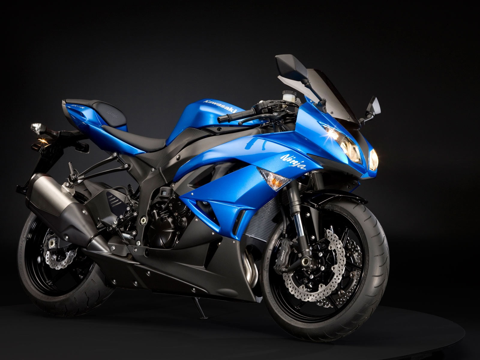 motorsport, Kawasaki, no people, studio shot, night, Motorcycles, 720P, silver colored, stationary, zx, speed, land vehicle, reflection, side view, chrome, HD Wallpaper