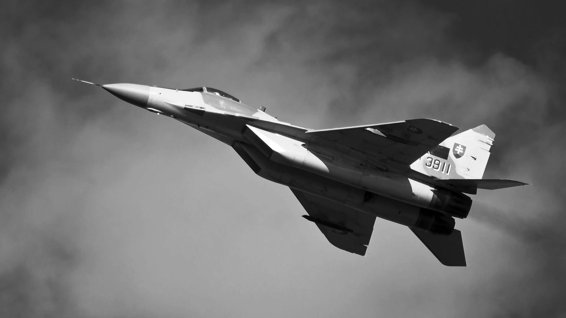 military vehicle, aircraft, day, force, mode of transportation, wing, no people, military airplane, military, army, takeoff, low angle view, plane, airplane, HD Wallpaper