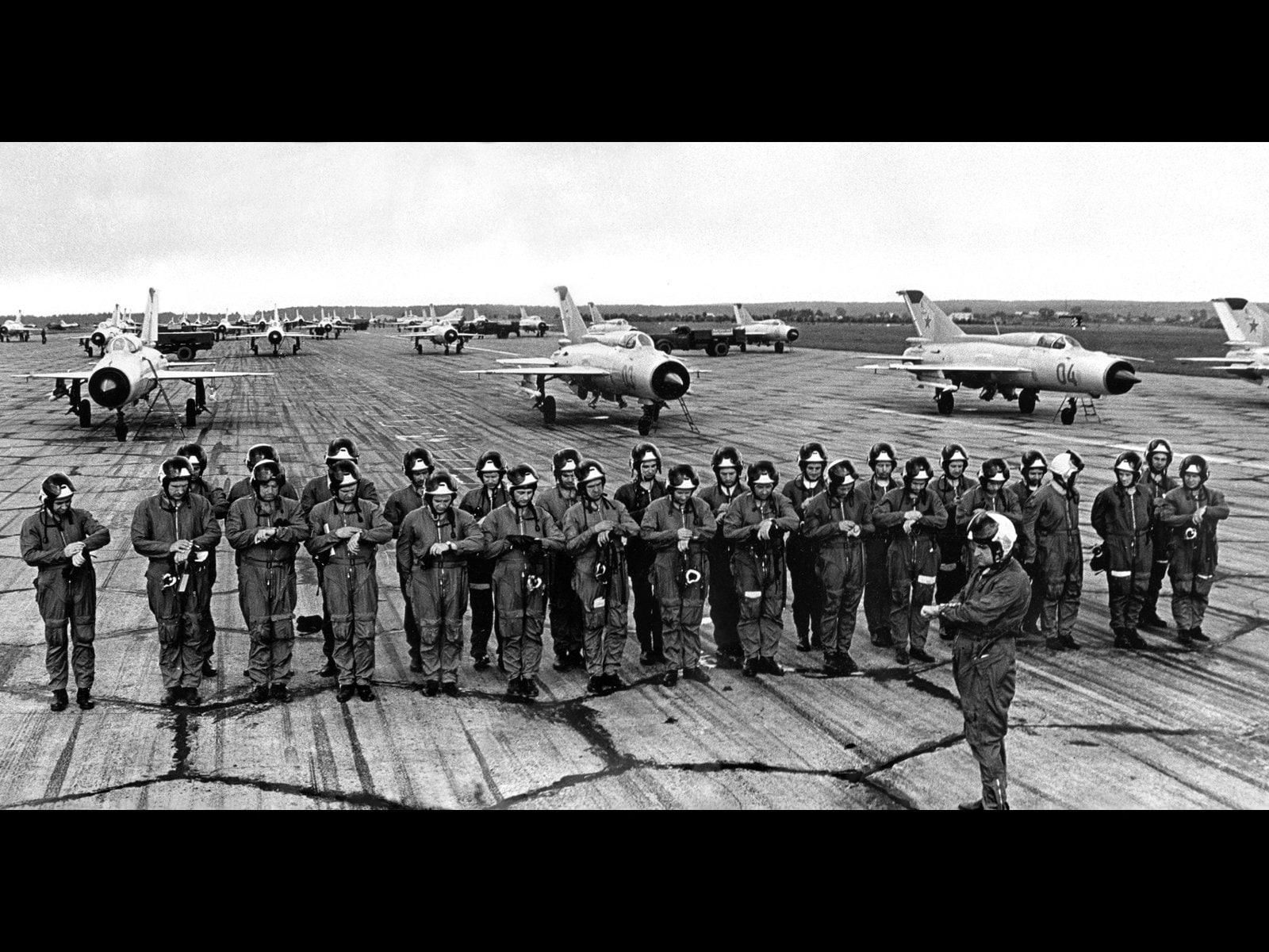Mikoyan-Gurevich MiG-21, Jet Fighters, 720P, Black and White, HD Wallpaper