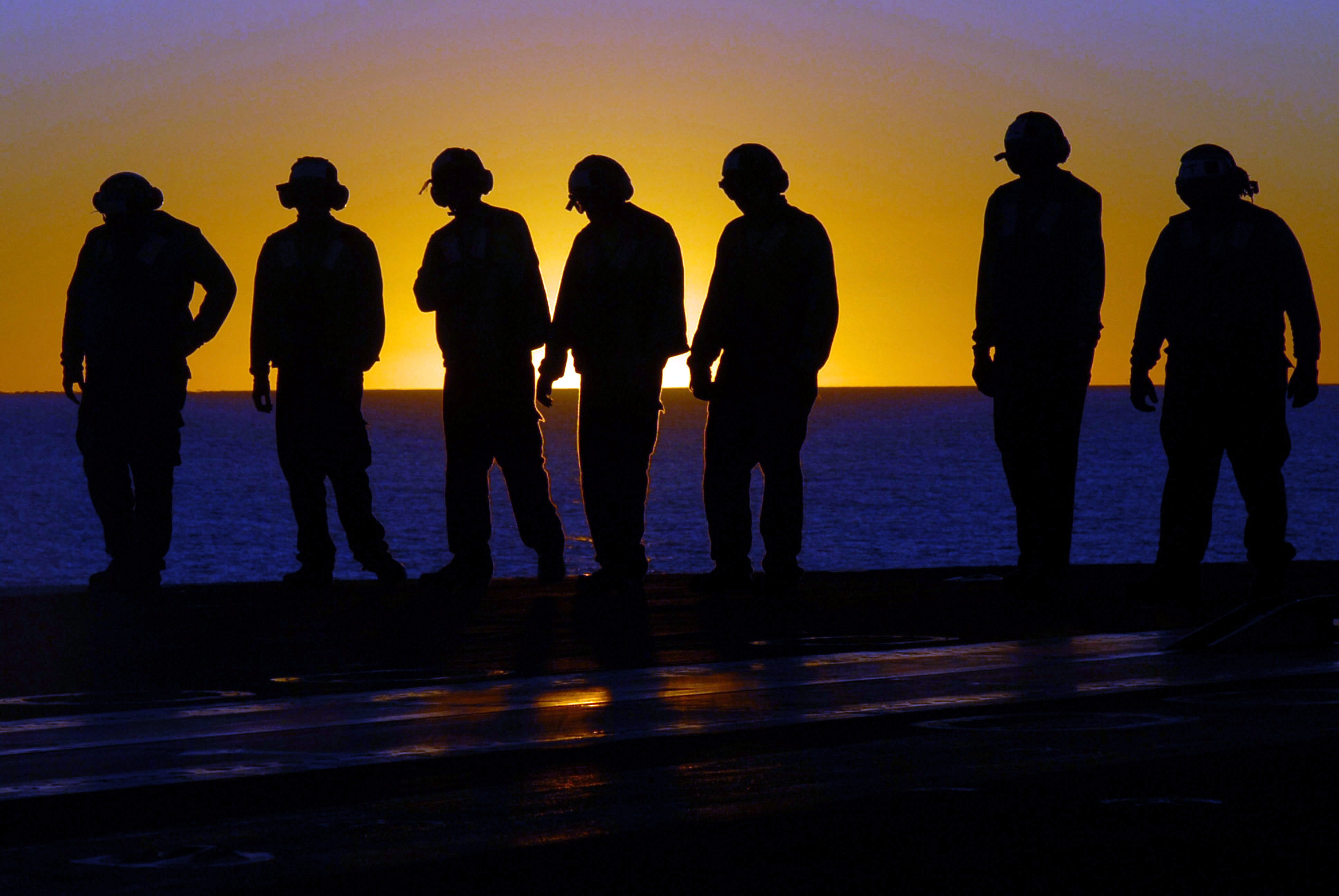 evening, Teamwork, orange color, sunset, Cleaning, togetherness, group of people, water, silhouettes, Flight Deck, land, nature, men, full length, real people, HD Wallpaper