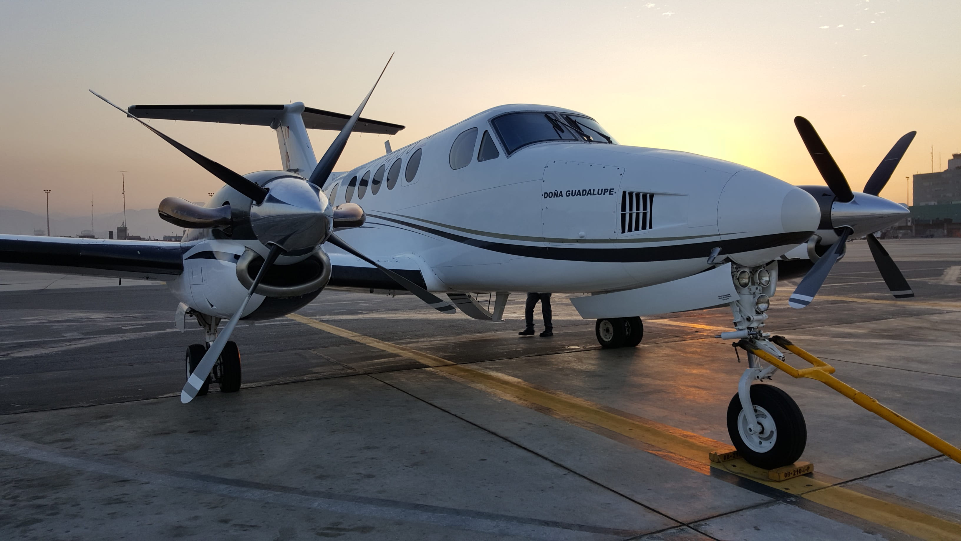 flight, transport, nature, sunset, aircraft wing, propeller, aerospace industry, environment, flight deck, runway, mode of transportation, airplane, airport, HD Wallpaper