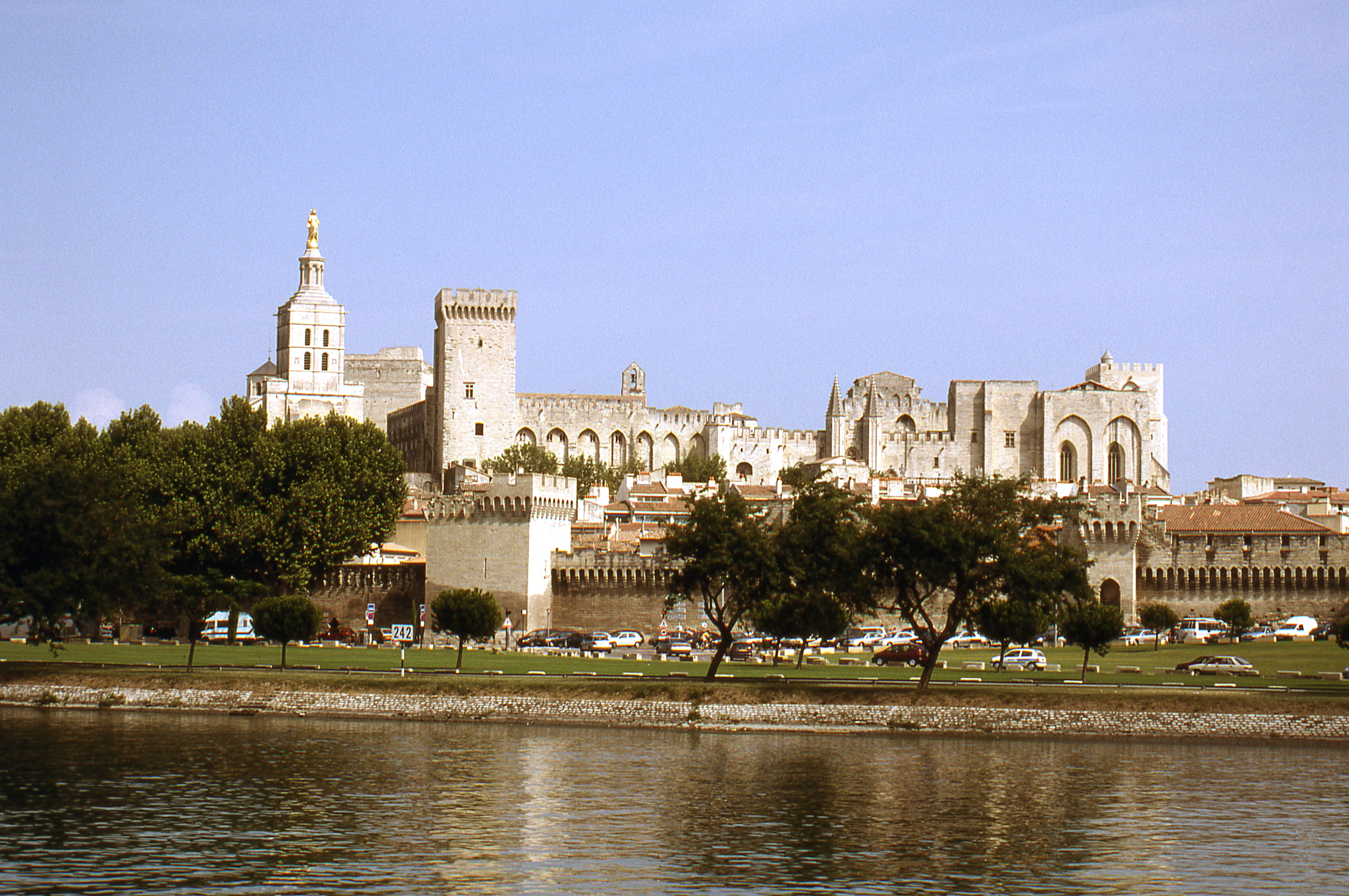 the past, tourism, history, water, place of worship, 4K, architecture, papal, clear sky, building exterior, sky, avignon, religion, travel destinations, HD Wallpaper