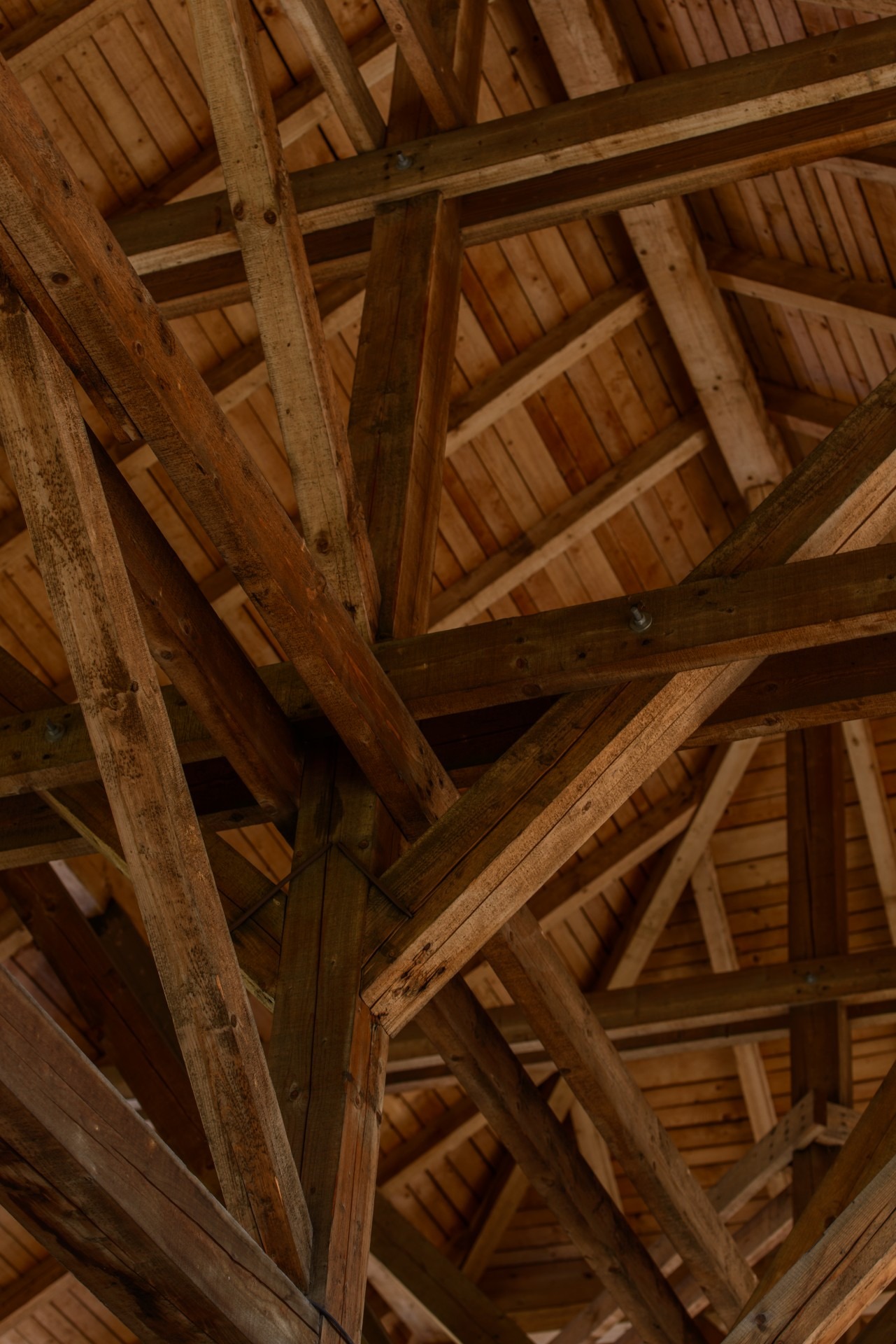 wood, roof beam, attic, pattern, hard, poles, indoors, castle, textured, wooden, wood - material, architecture, close-up, full frame, low angle view, past, Phone HD Wallpaper