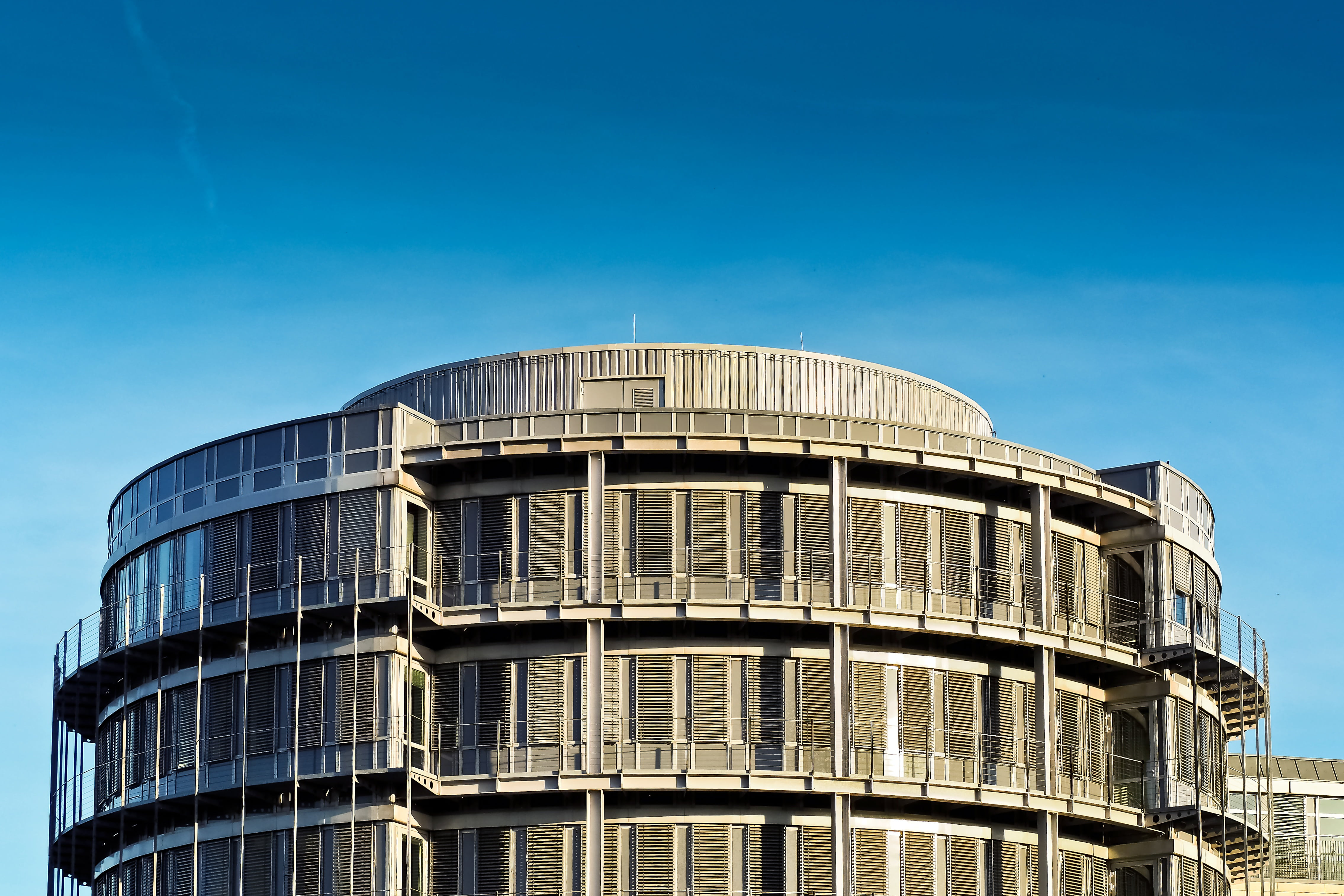 copy space, clear sky, düsseldorf, blue, panel, modern, white, architecture, outdoors, sky, round, glass, abstract, rotunda, about, city, building, reflection, HD Wallpaper