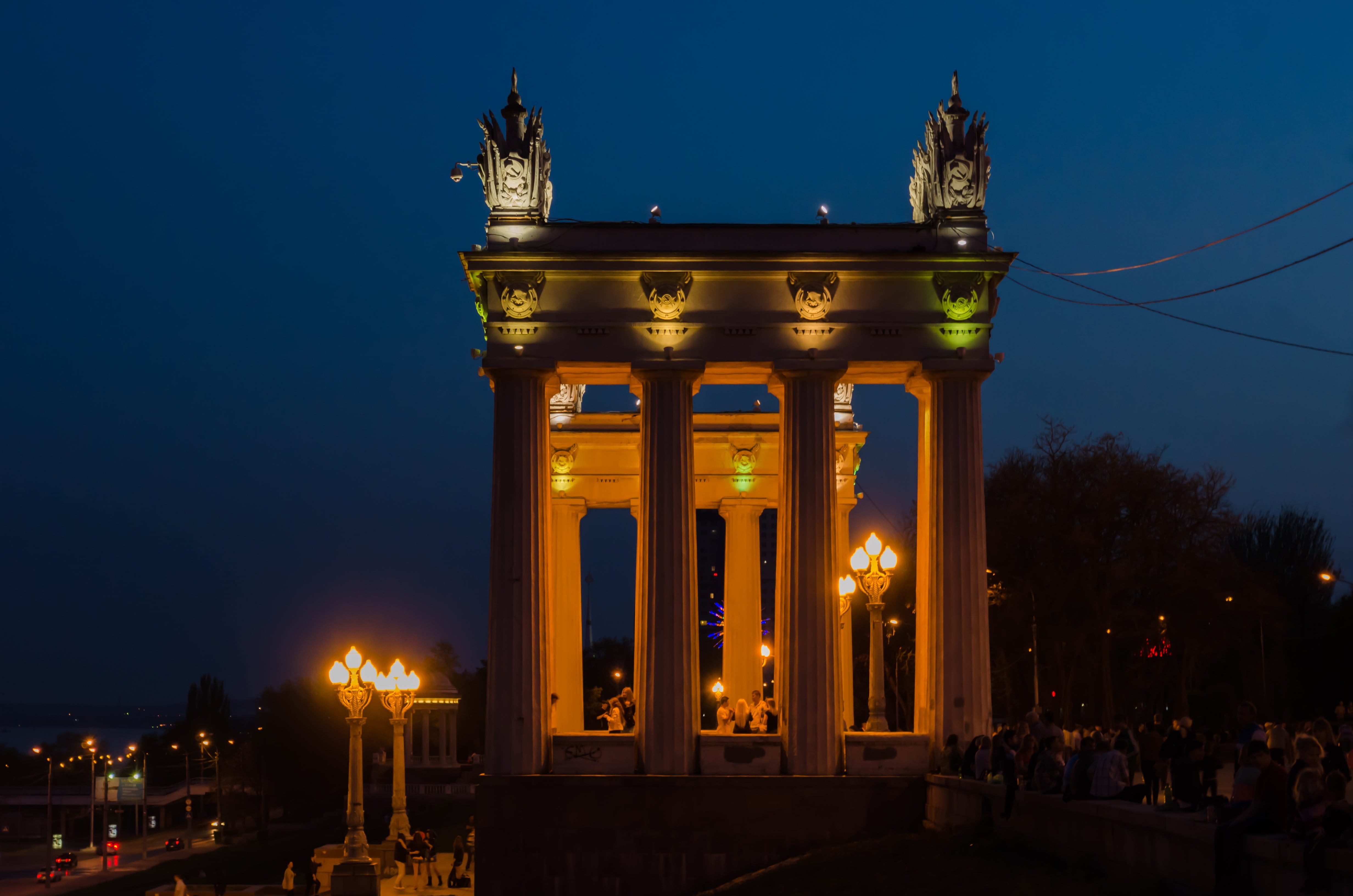 illuminated, architecture, city, gazebo, building exterior, built structure, travel destinations, sky, 4K, architectural column, city gate, government, HD Wallpaper