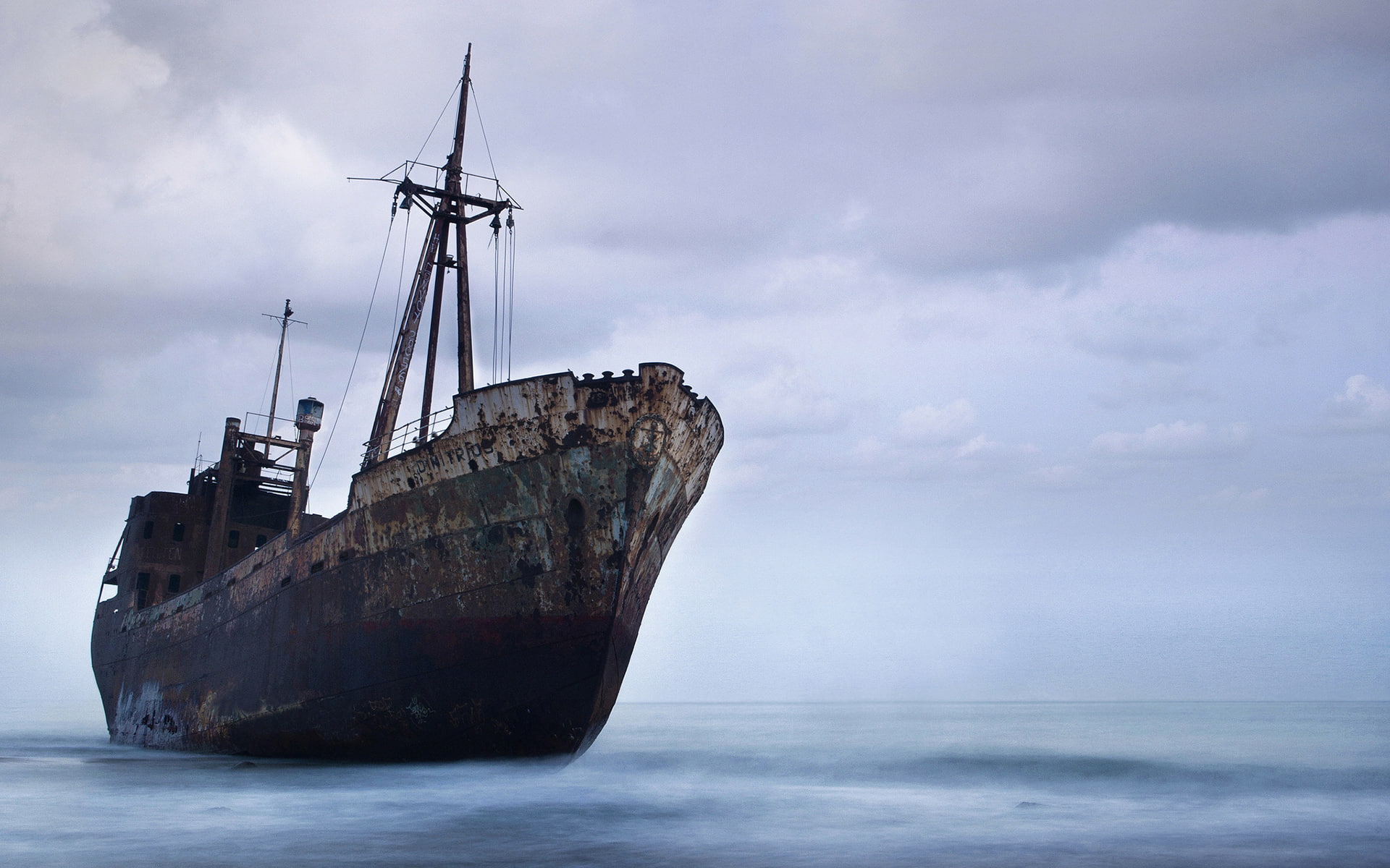 nature, hd, deserted, black, white, ocean, 1080P, ship, brown, beached, rust, abandon, HD Wallpaper