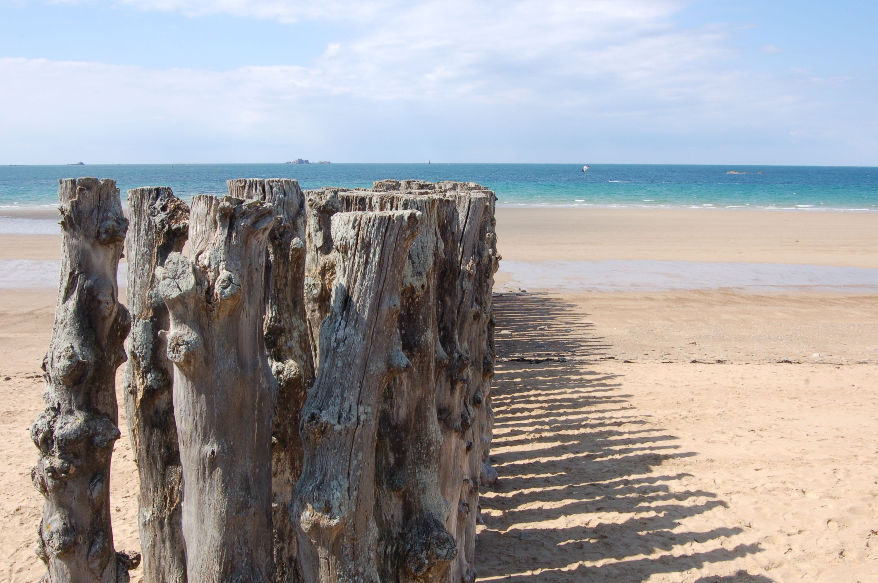 2K, horizon, sky, france, land, brittany, home, log, coast, outdoors, wooden post, pile, lake, nature, scenics - nature, wood, sunlight, sand, water, cloud - sky, HD Wallpaper