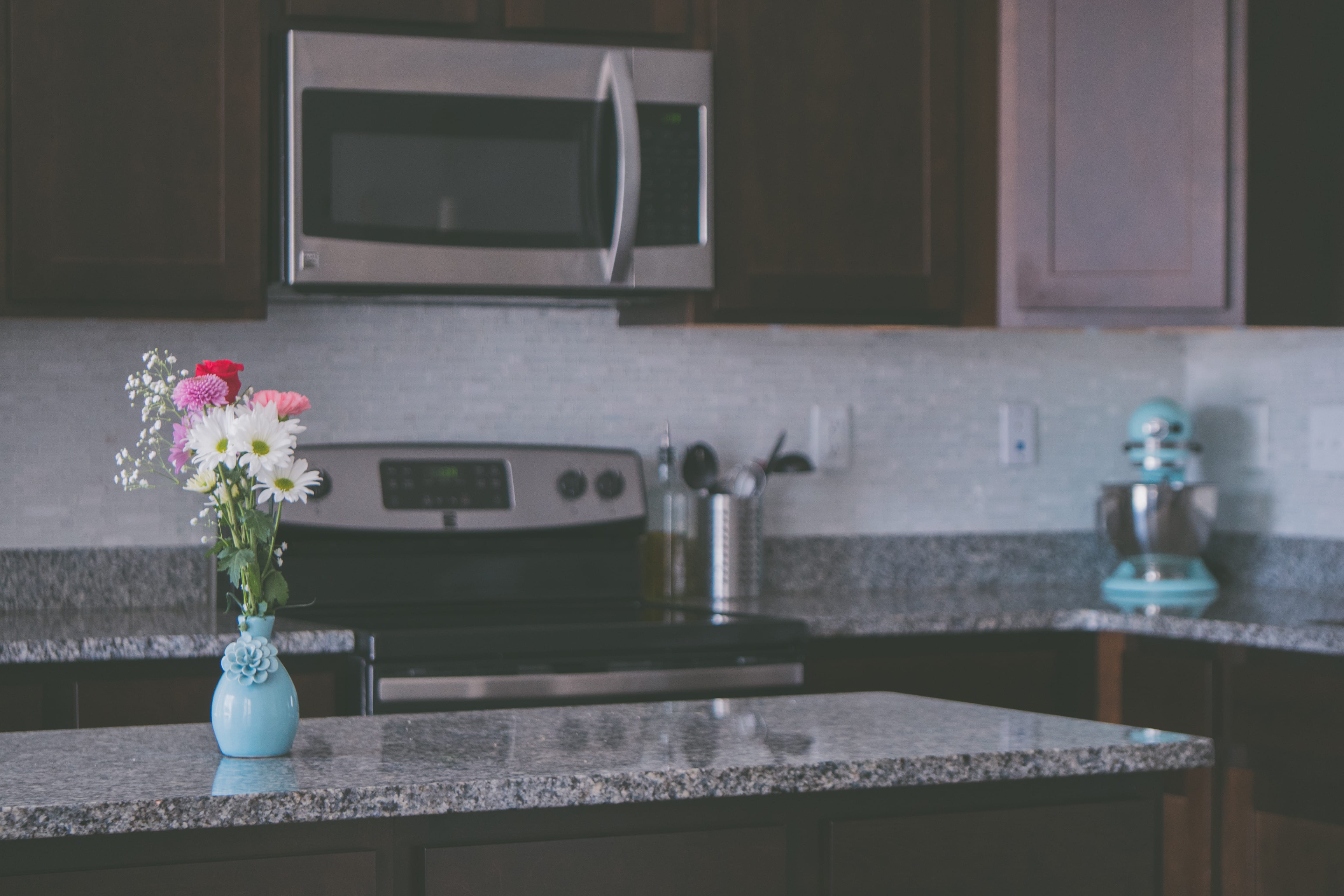 beautiful, table, decoration, flowering plant, luxury, range, still life, plant, sink, top, granite, nature, bokeh, home interior, green, blue, wealth, HD Wallpaper