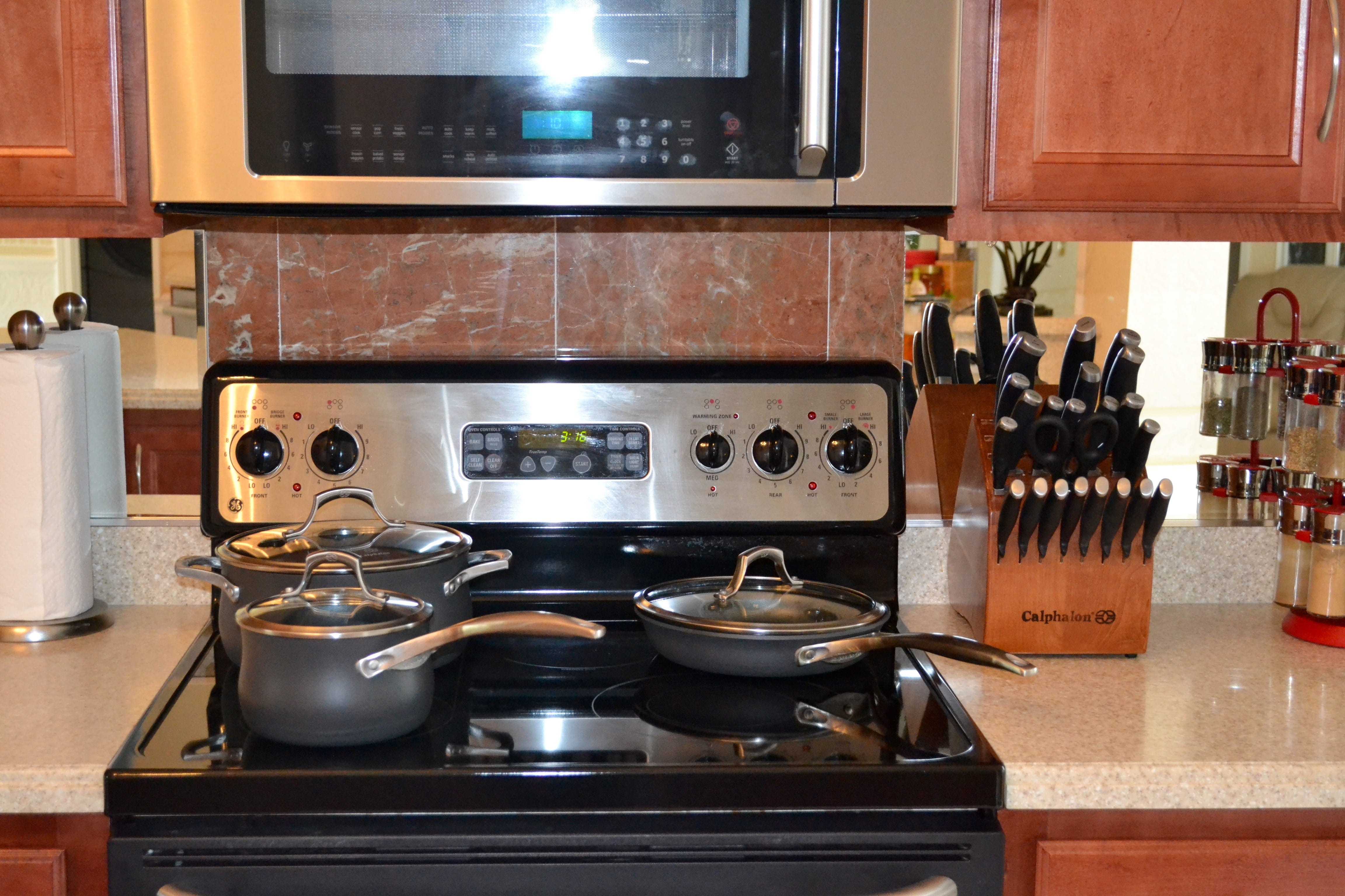 food, silver colored, container, metal, lifestyles, 4K, counter, Interior, black, preparing food, domestic room, Kitchen, saucepan, kitchen interior, table, HD Wallpaper