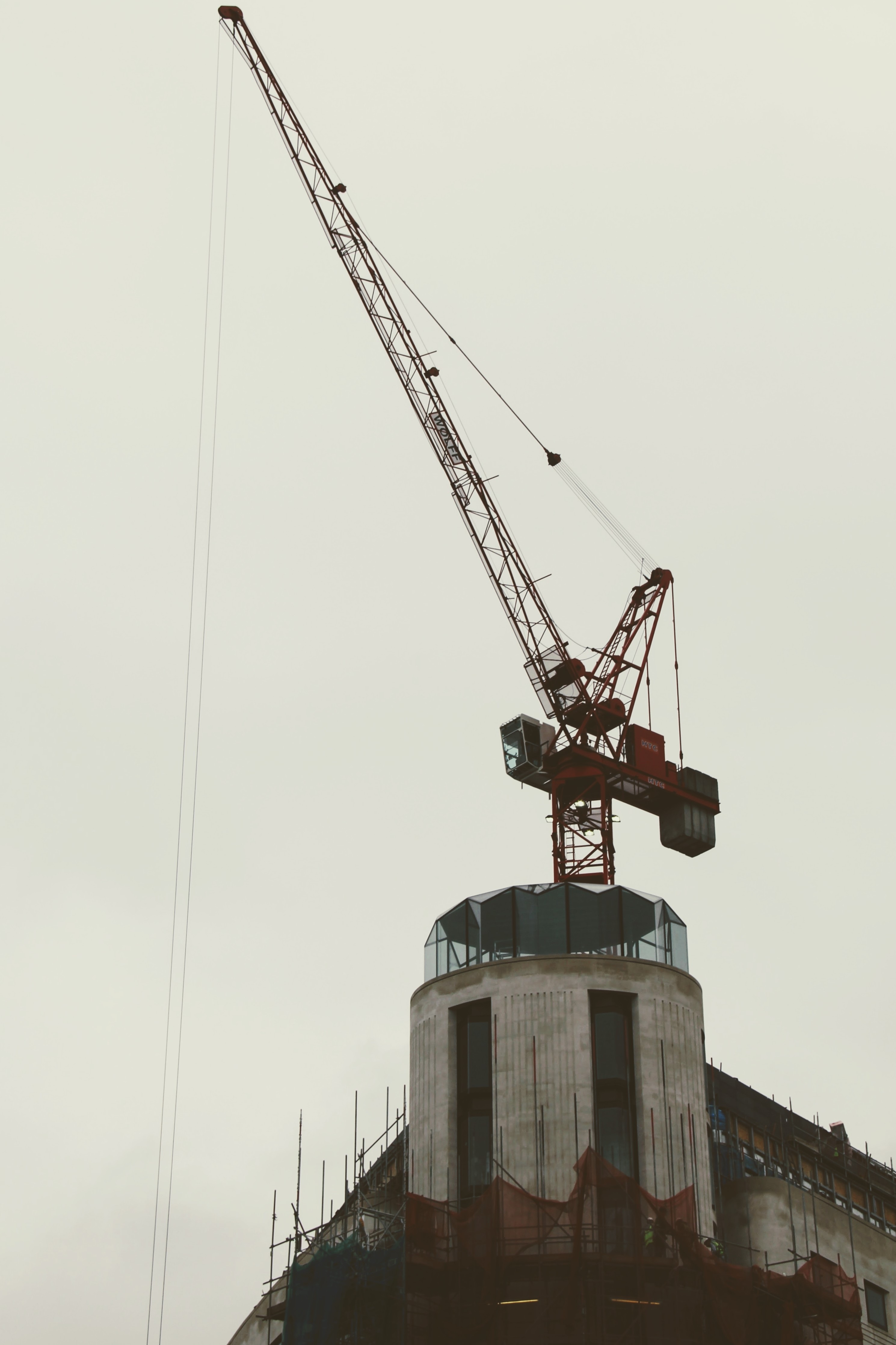 nature, machinery, construction site, construction work, construction machinery, crane, london, incomplete, construction industry, industry, sky, baukran, Phone HD Wallpaper