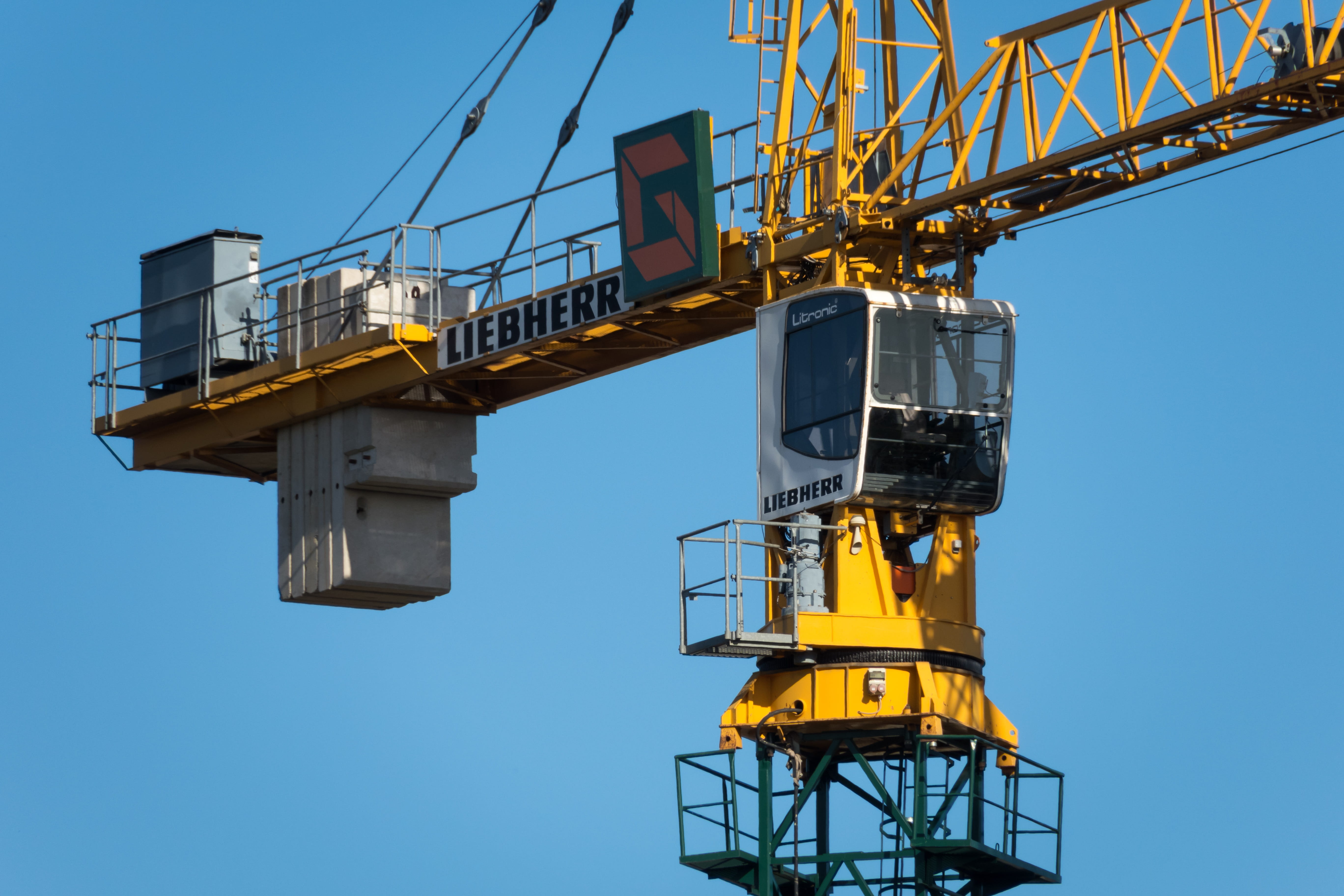 clear sky, site, machinery, 5K, metal, crane - construction machinery, pier, shipping, built structure, lifting crane, freight transportation, low angle view, HD Wallpaper