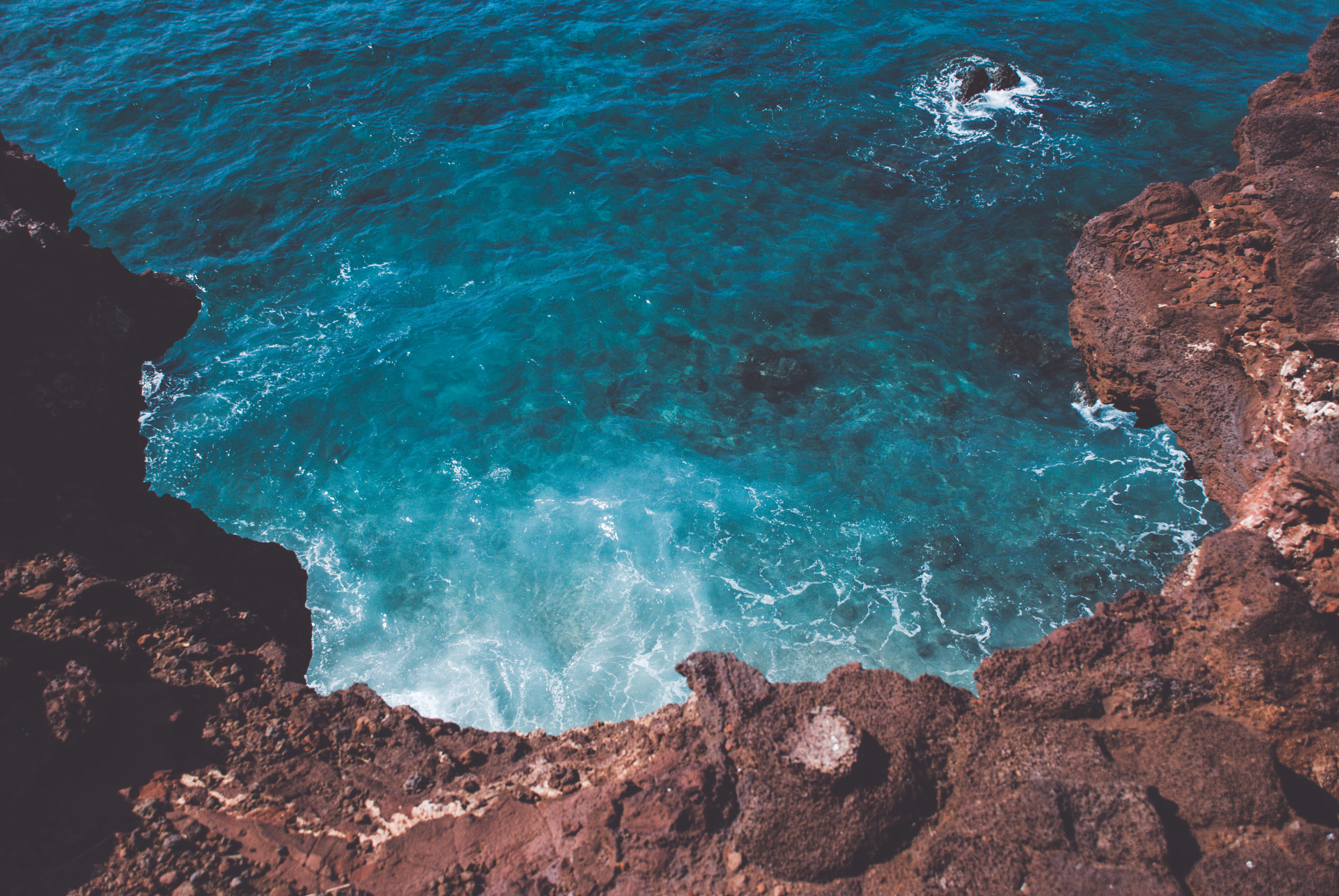 rock formation, beauty in nature, waves, earth, beach, rock - object, hawaii, power in nature, 4K, outdoors, scenics - nature, high angle view, water, HD Wallpaper