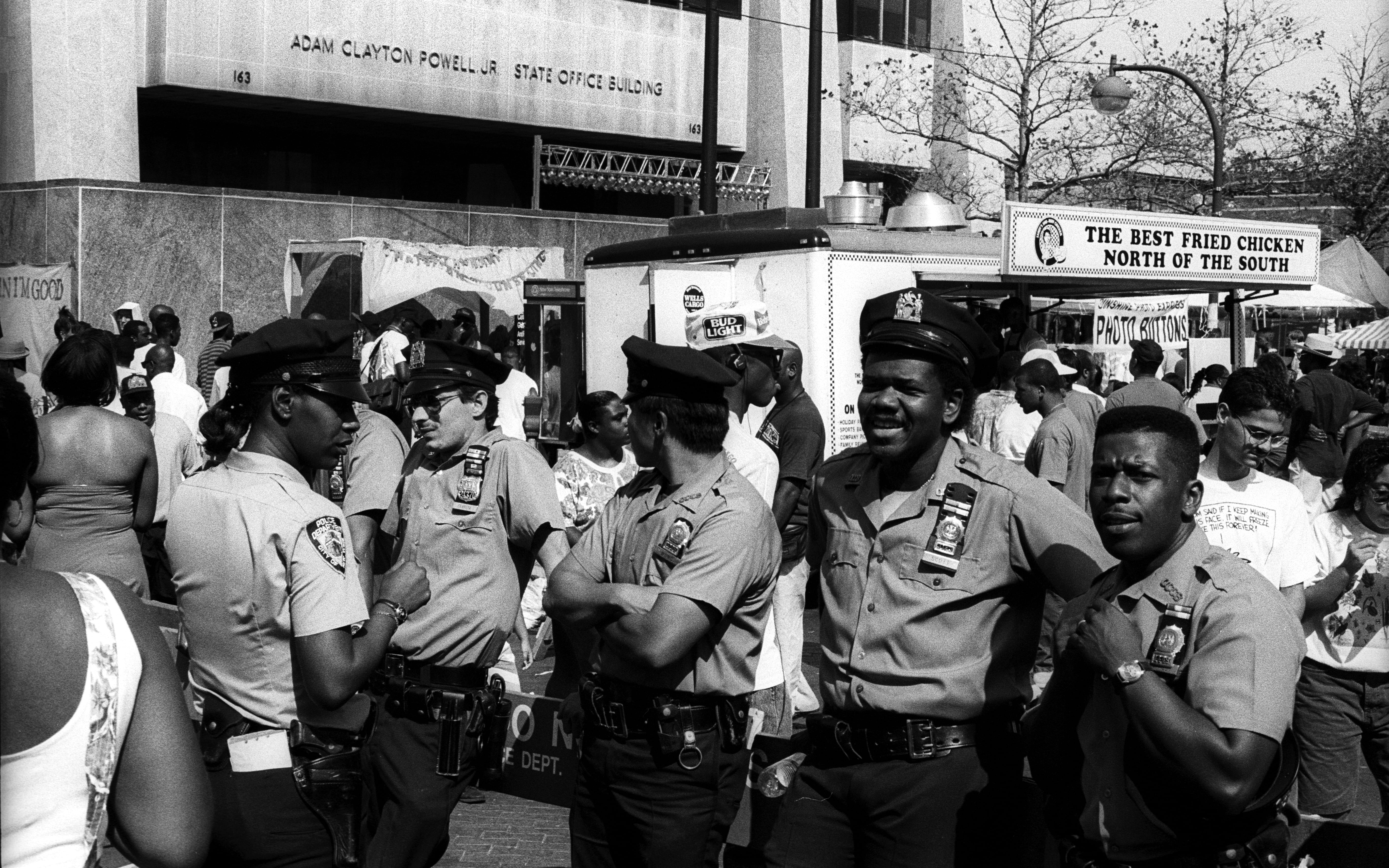 women, communication, police, group of people, architecture, city, adult, street, harlem, united states, real people, building exterior, lifestyles, crowd, HD Wallpaper