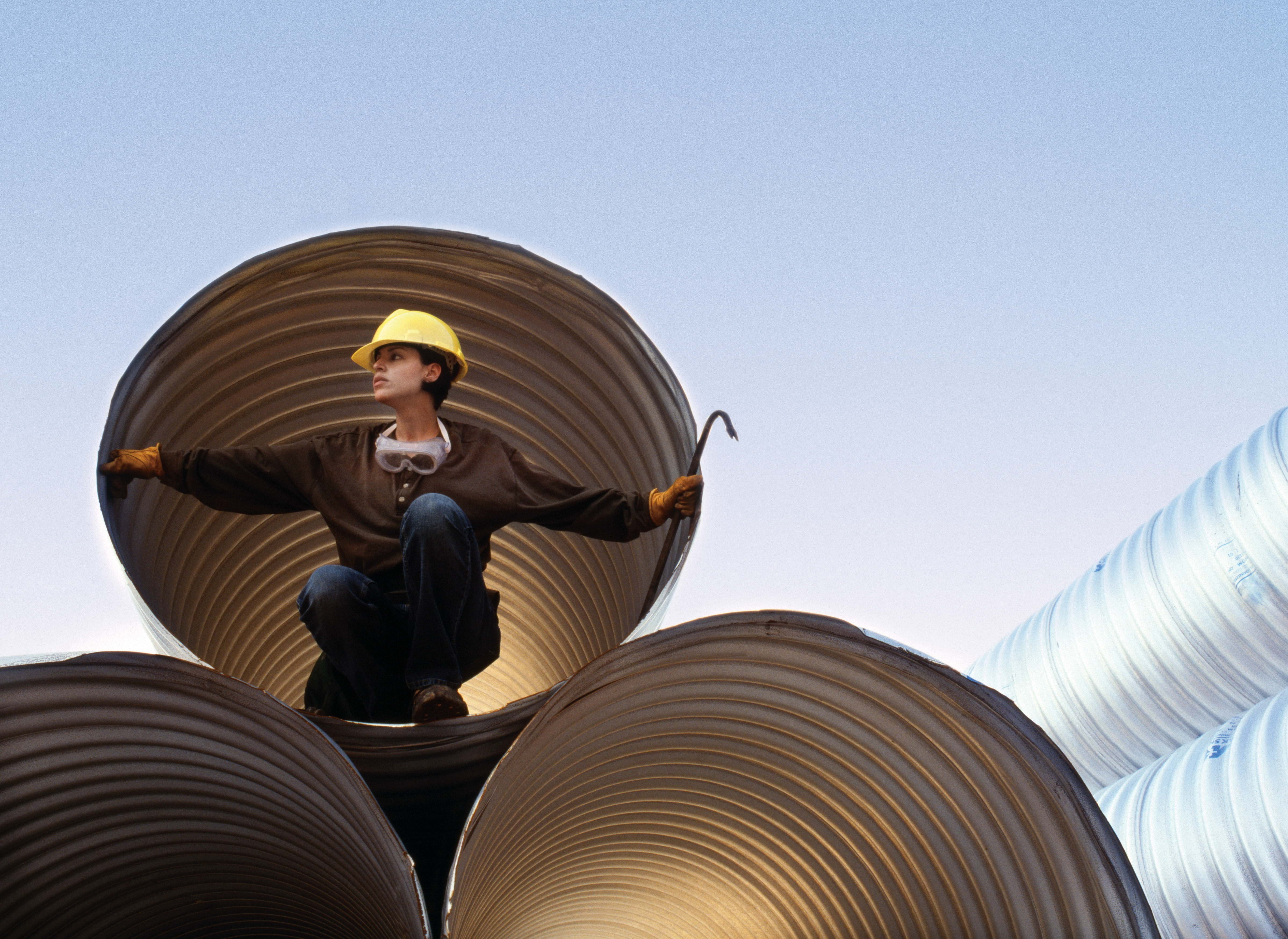 built Structure, 4K, clear sky, people, males, low angle view, young Adult, clothing, manual Worker, headwear, hardhat, helmet, copy space, hard, outdoors, HD Wallpaper