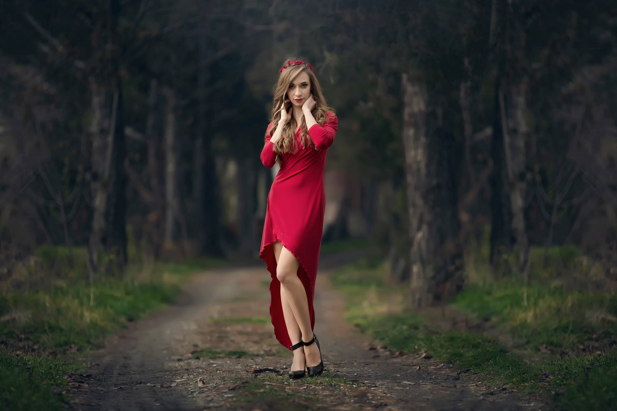 real people, Ece, plant, outdoors, one person, road, beauty, forest, adult, land, nature, woodland, beautiful woman, fashion, wreath, young adult, full length, HD Wallpaper