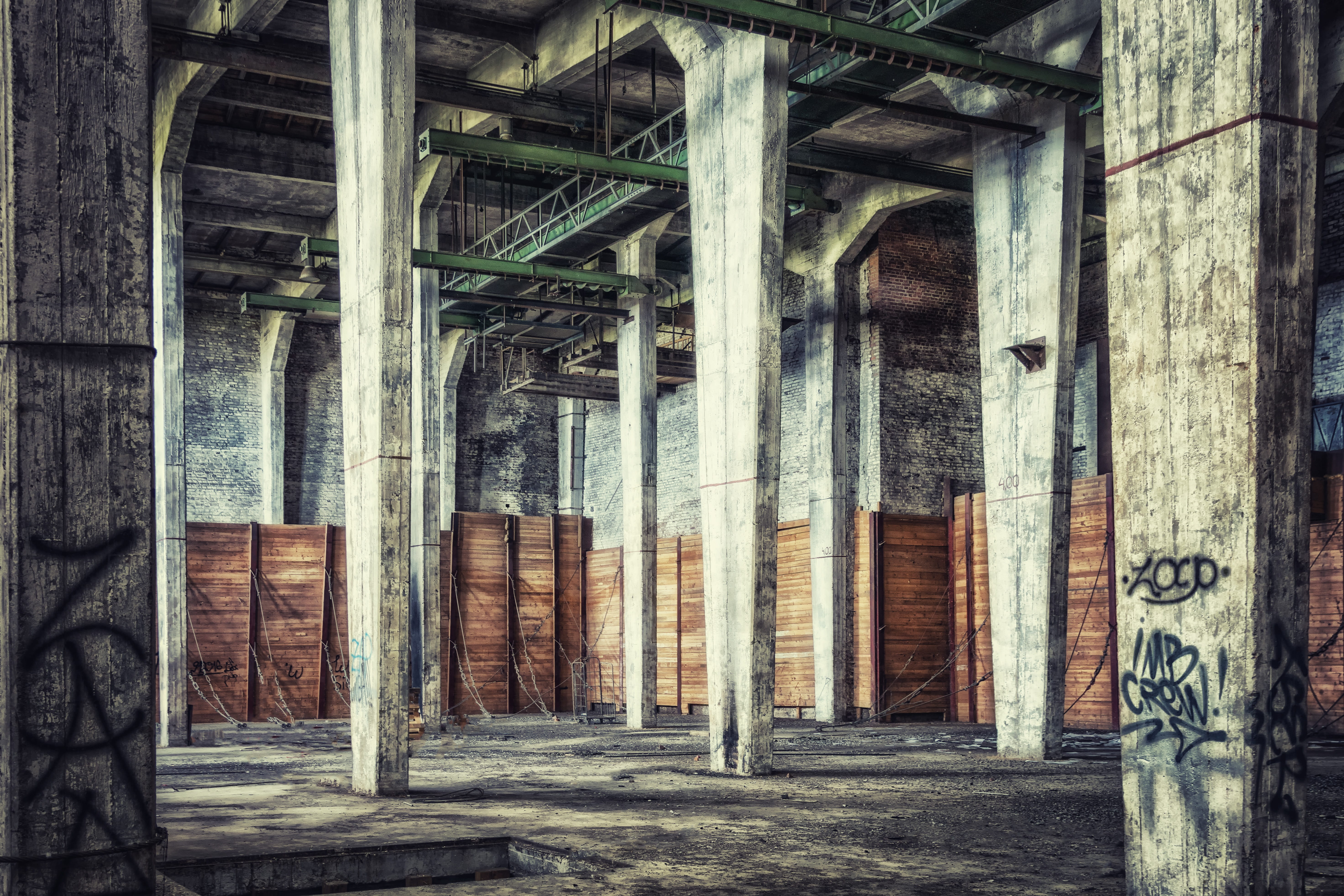 graffiti, no people, architectural column, history, day, stock, run-down, lost places, old kontor, brown, hall, industrial building, pforphoto, obsolete, HD Wallpaper
