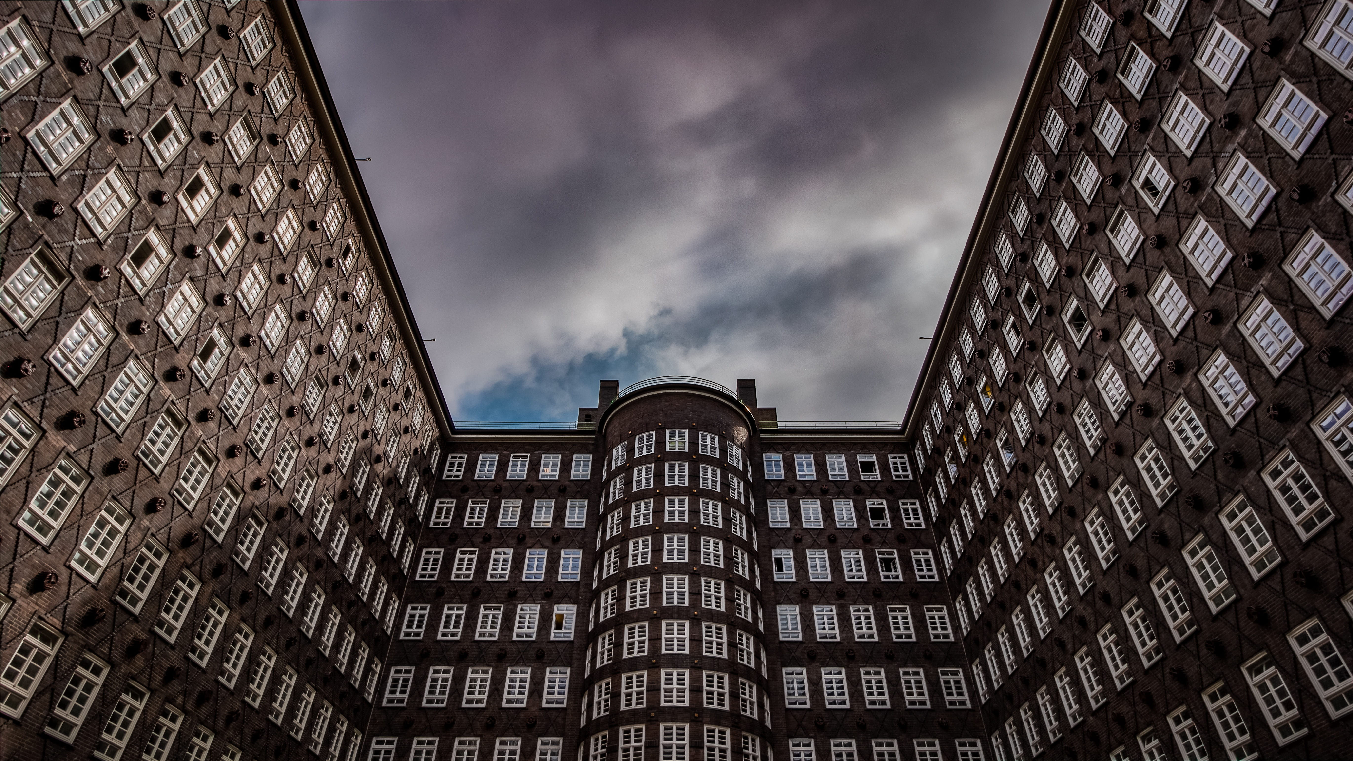 clouds, day, tourist attraction, building exterior, pattern, skyscraper, apartment, architecture, built structure, building, hanseatic city, cloud - sky, HD Wallpaper