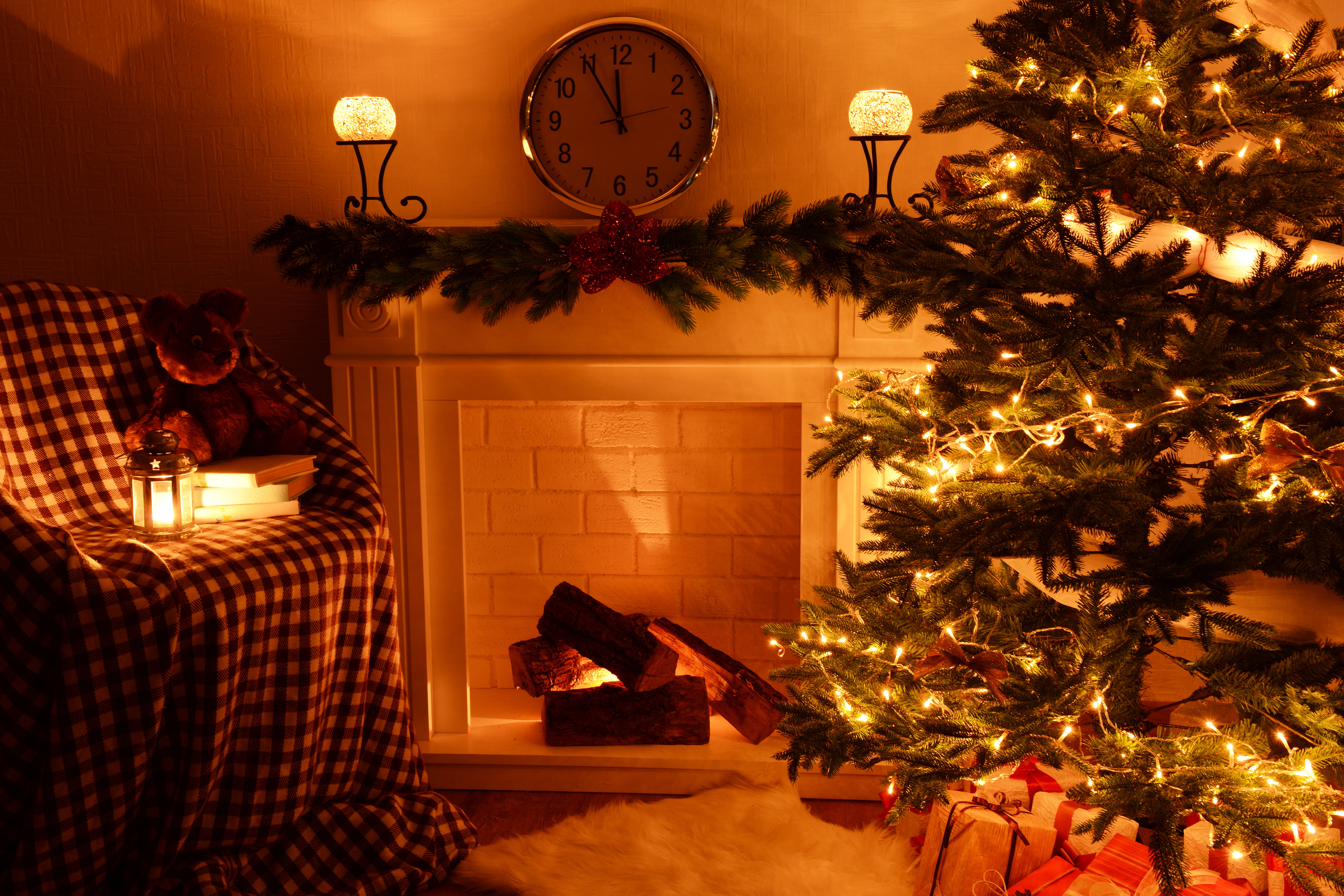 Christmas, electric lamp, merry christmas, winter, fire - Natural Phenomenon, december, wood - Material, indoors, cultures, decoration, christmas Ornament, HD Wallpaper