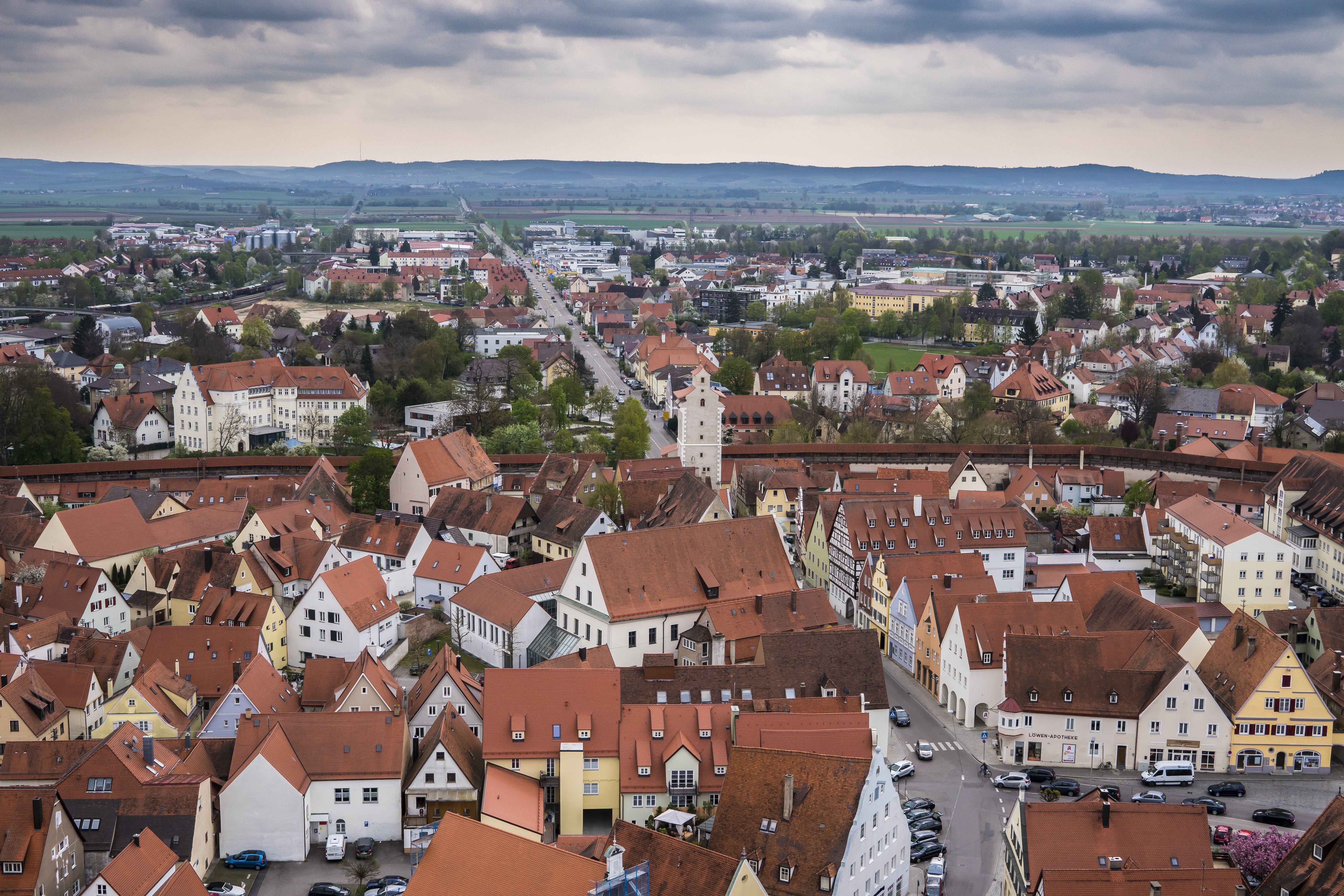 cityscape, old houses, City, nature, famous Place, building exterior, europe, Nördlingen, crowd, house, crowded, old town, outdoors, Truss, roofs, homes, HD Wallpaper