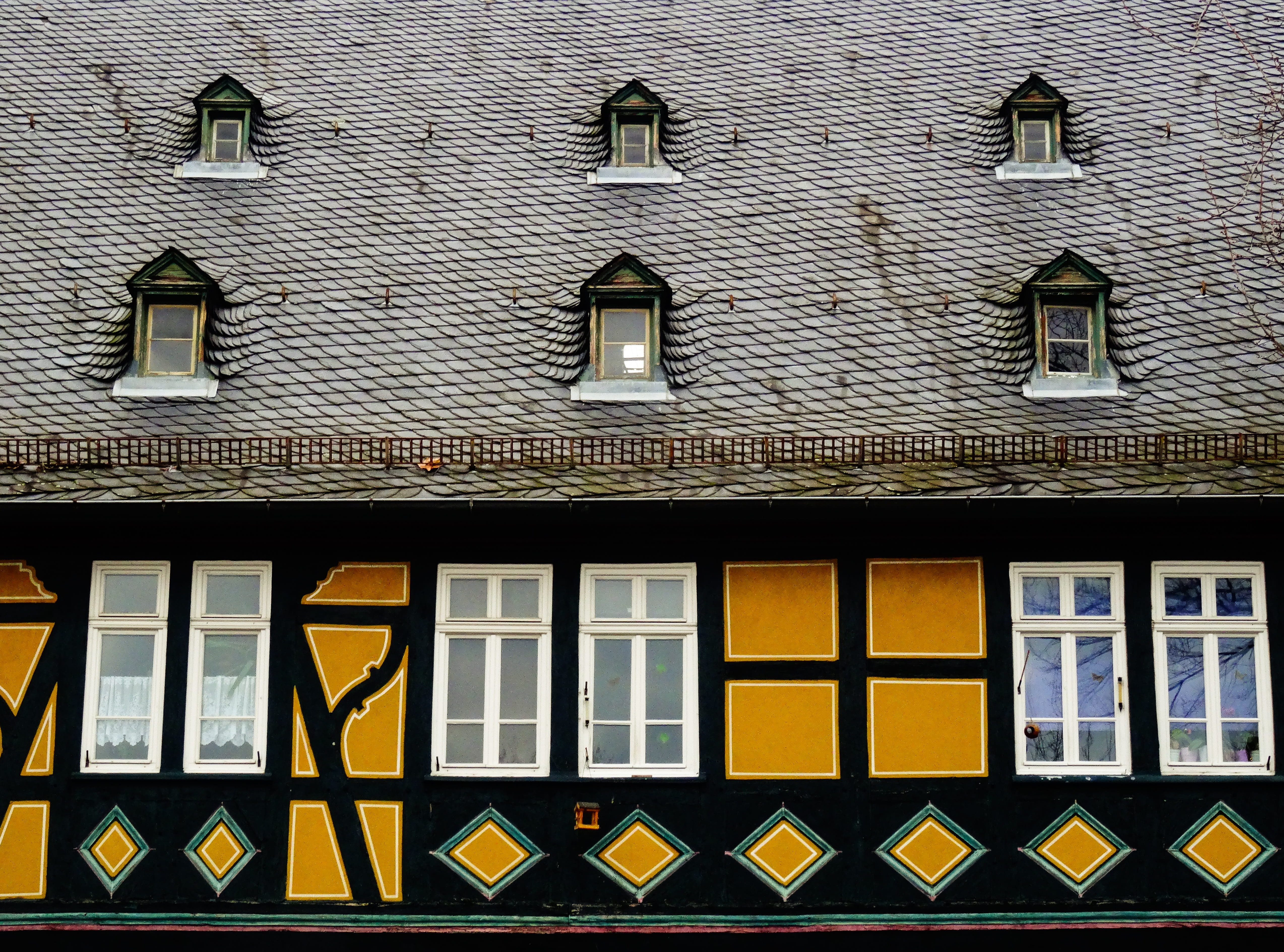 window, built structure, window frame, roof, architecture, thatched roofs, apartment, building exterior, facade, old town, building, residential district, HD Wallpaper