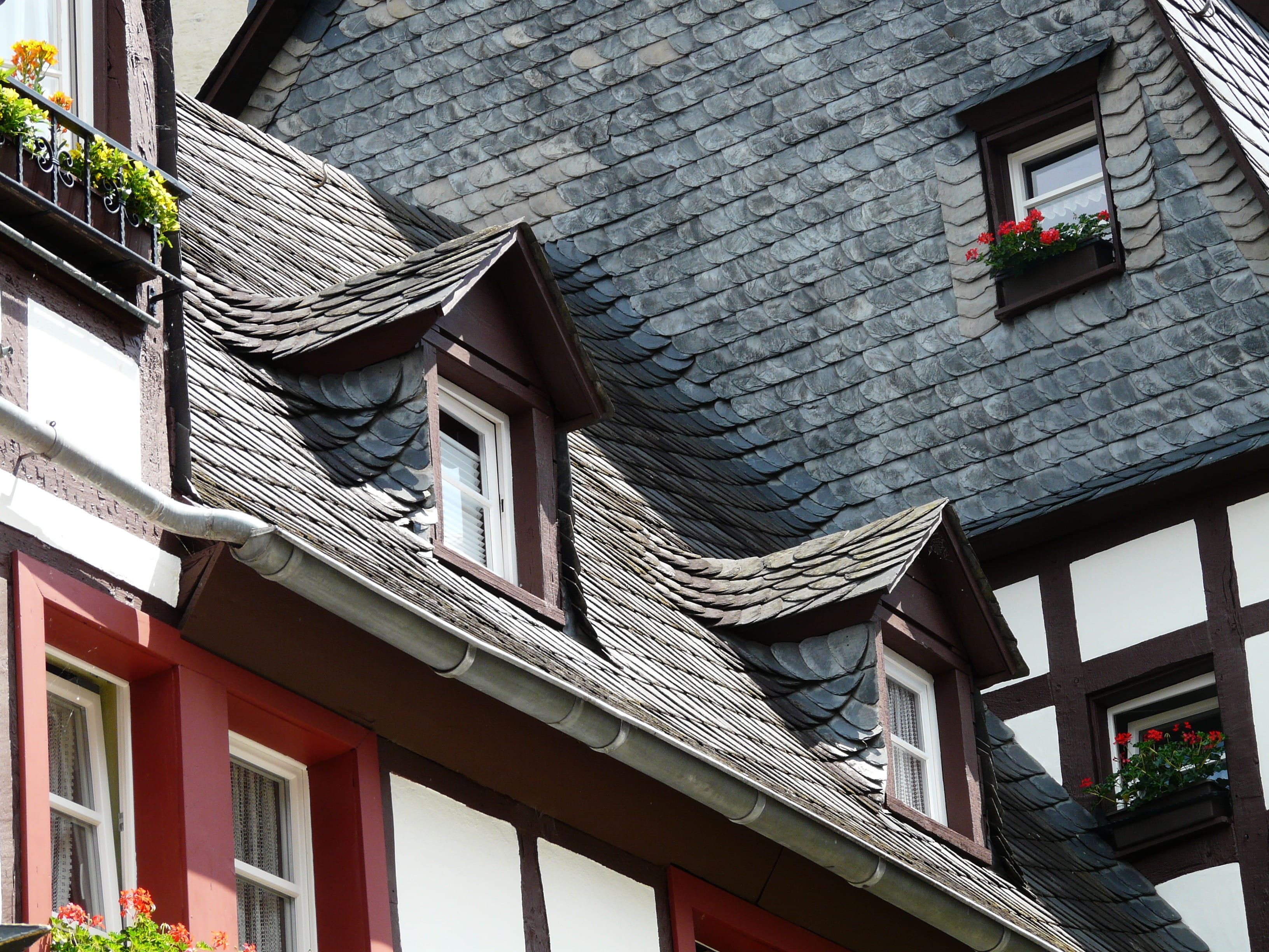 history, day, no people, homes, place, home, 2K, window, district of cochem zell, house, roof tile, building exterior, the past, city, village, fachwerkhäuser, HD Wallpaper