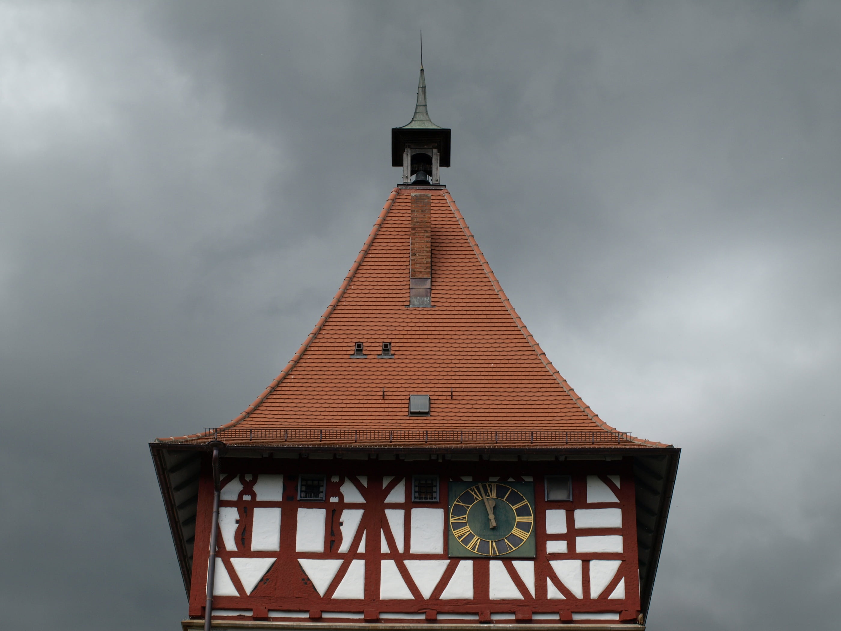 church, cloud - sky, built structure, belief, waiblingen, architecture, great, day, mood, building exterior, spirituality, dark, old town, famous Place, HD Wallpaper